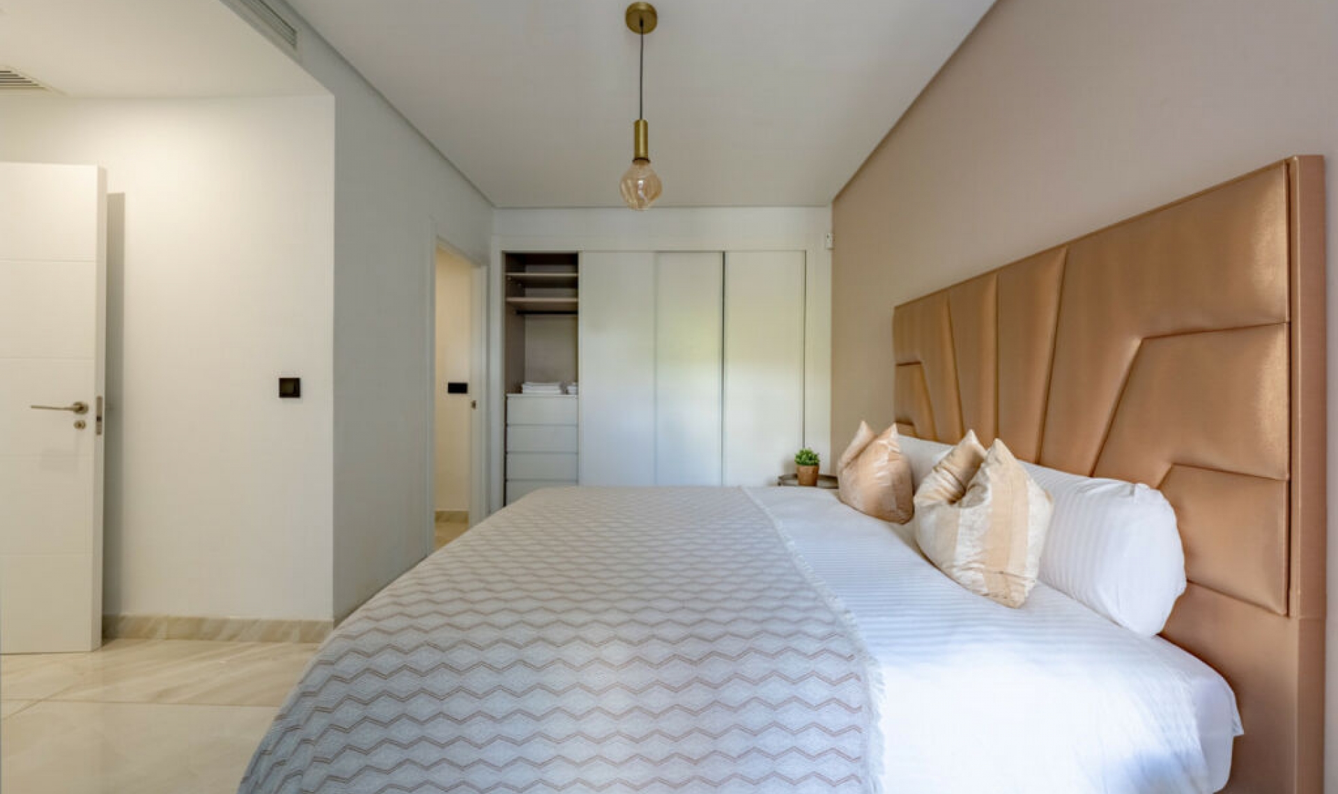 Resale - Apartment -
Benahavís