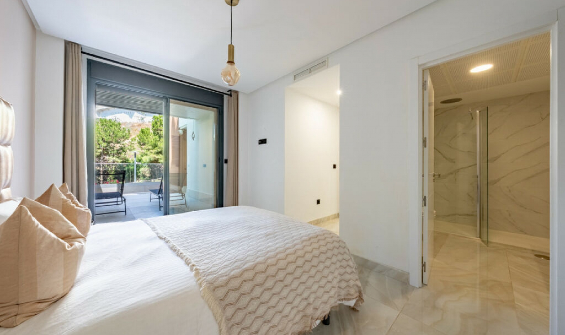 Resale - Apartment -
Benahavís