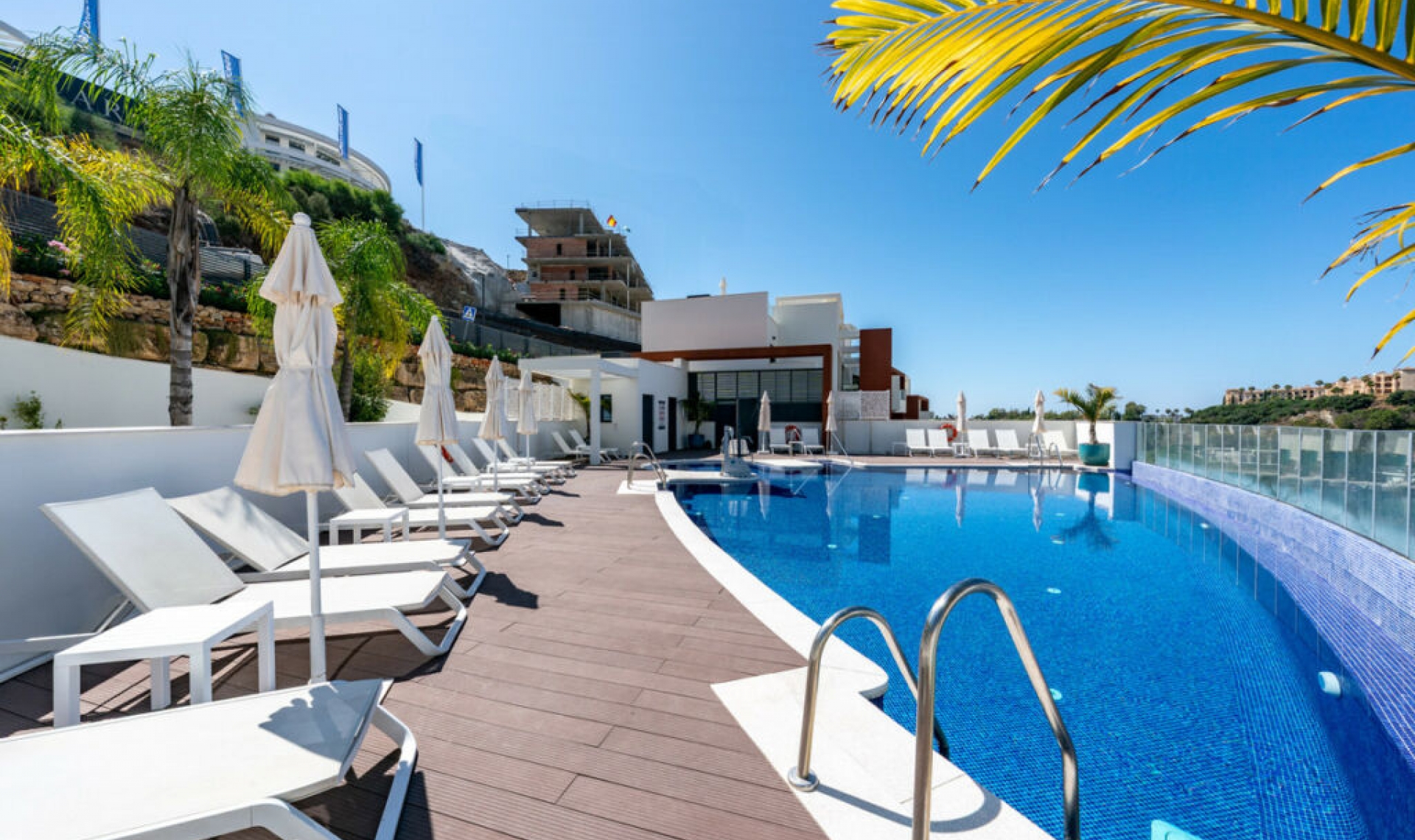 Resale - Apartment -
Benahavís