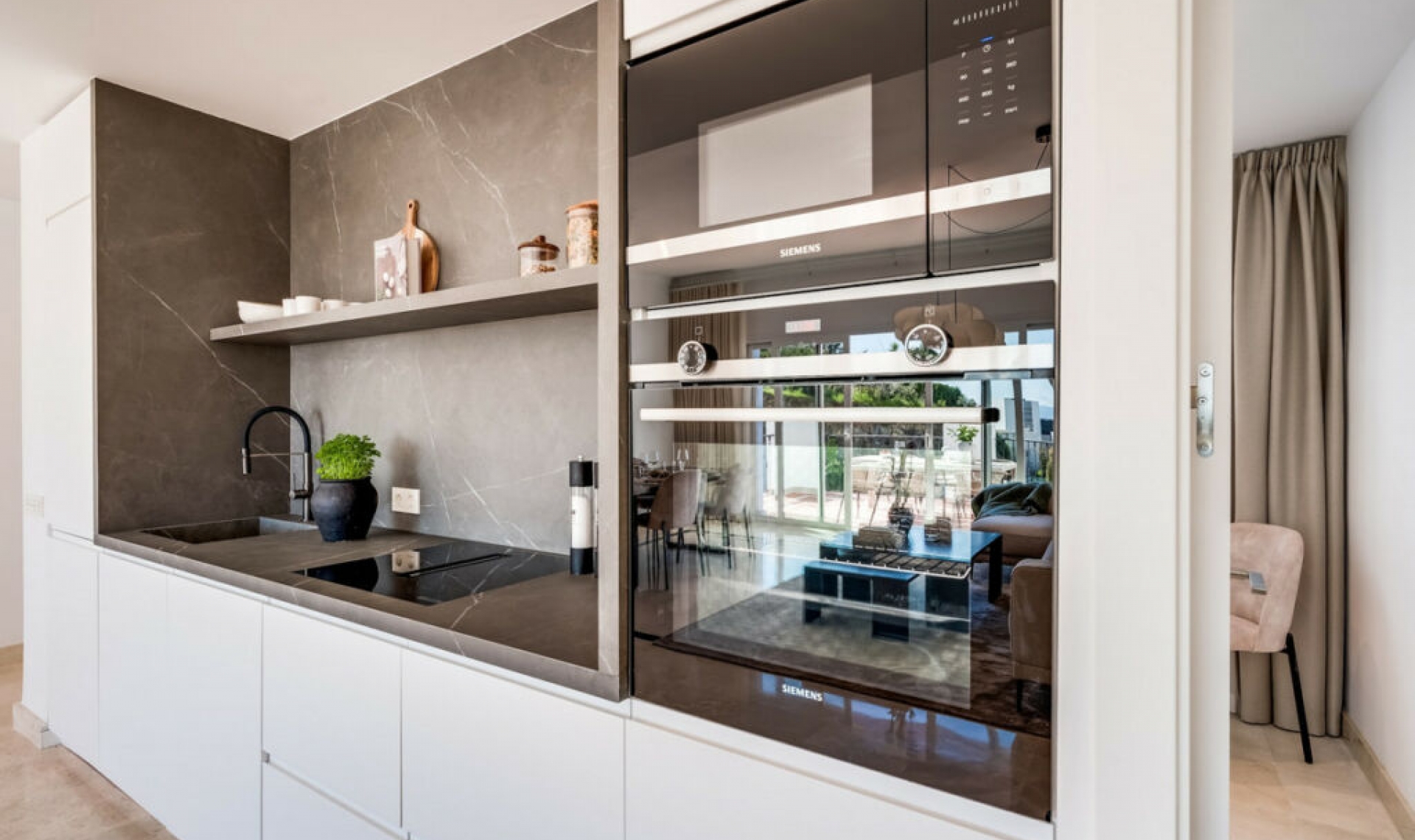 Resale - Apartment -
Benahavís