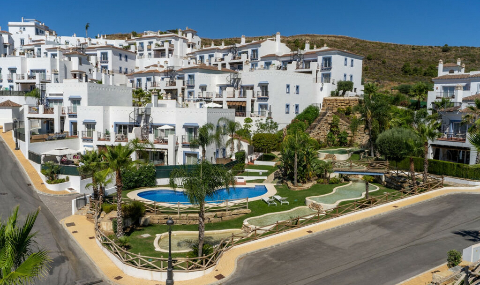 Resale - Apartment -
Benahavís