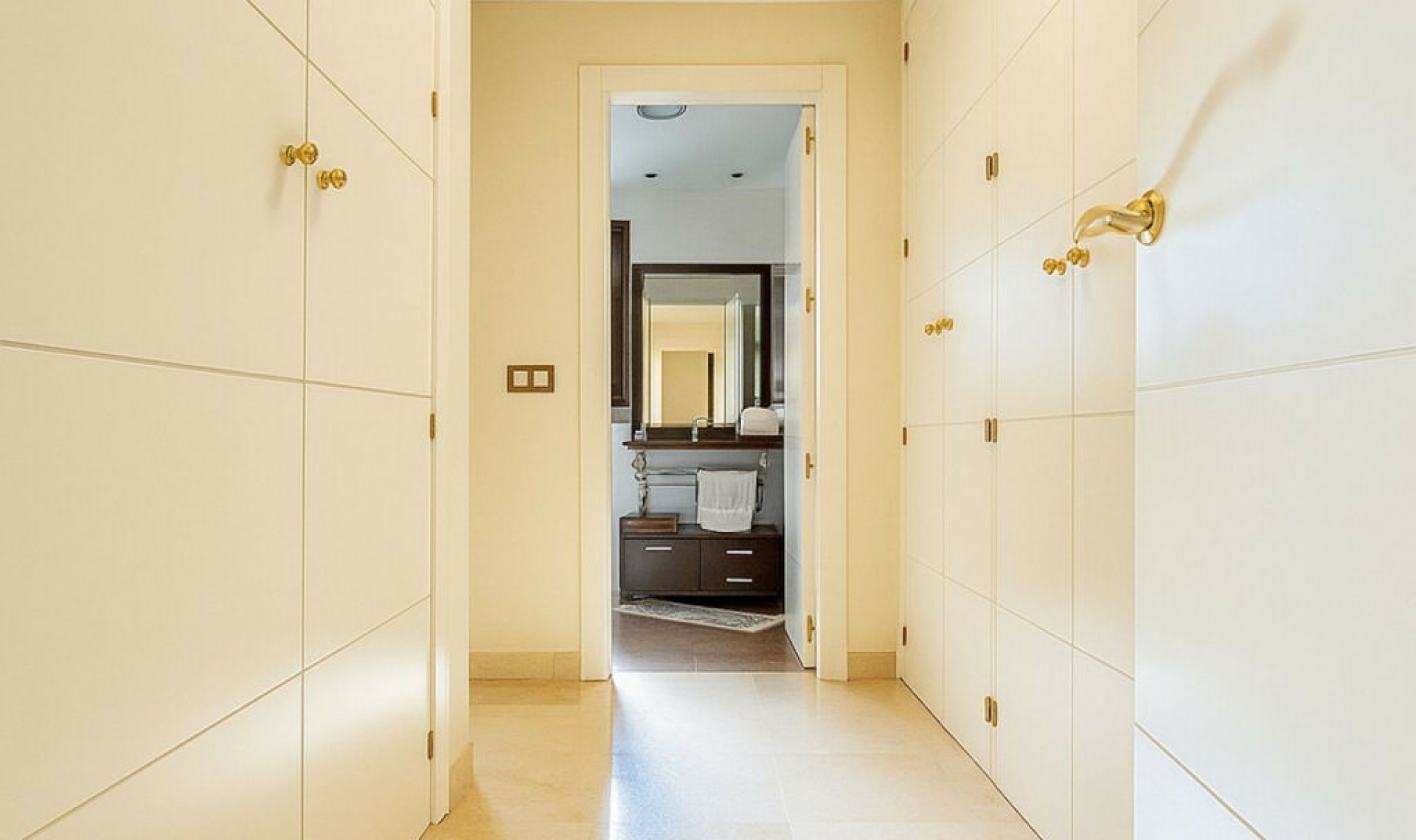 Resale - Apartment -
Benahavís