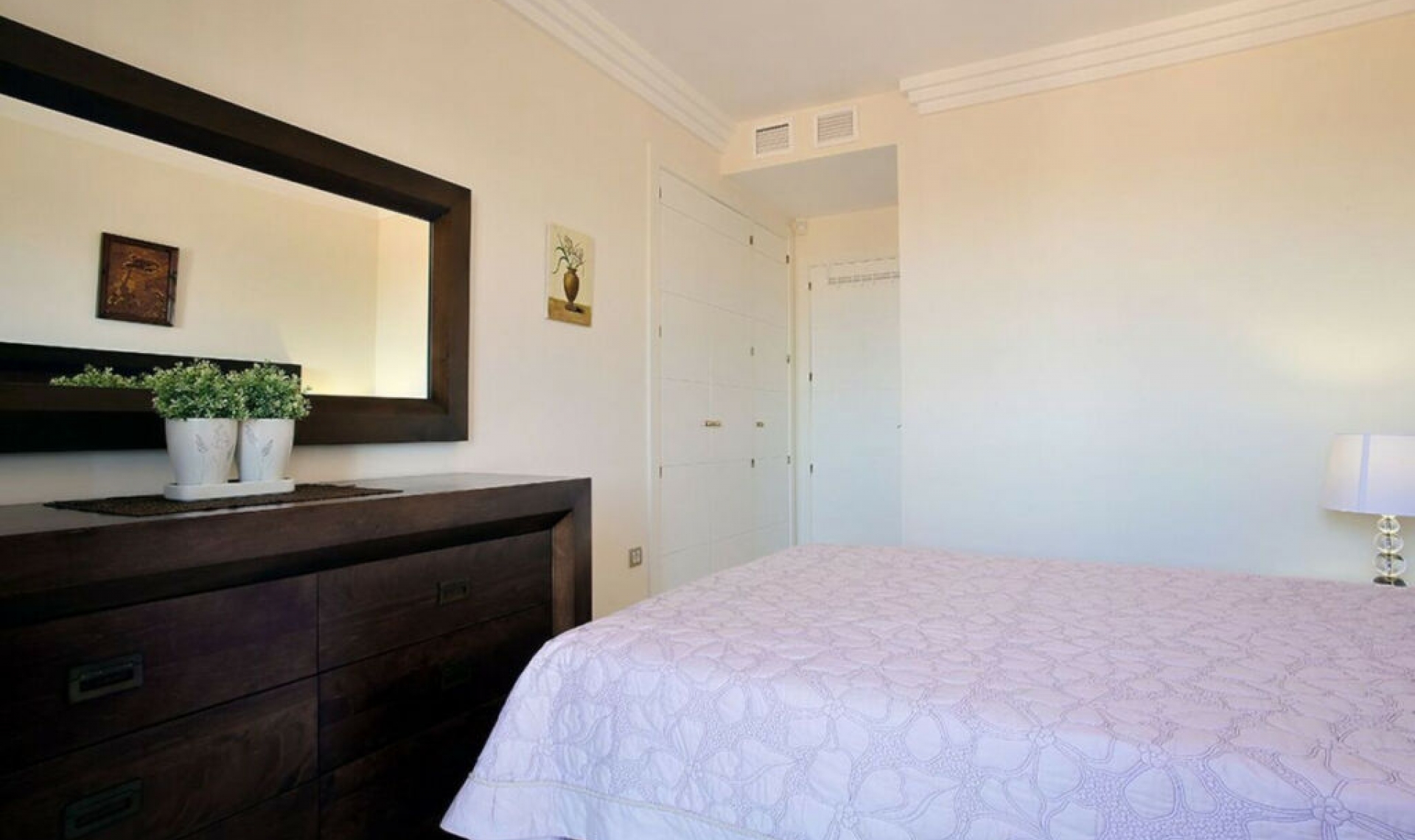 Resale - Apartment -
Benahavís