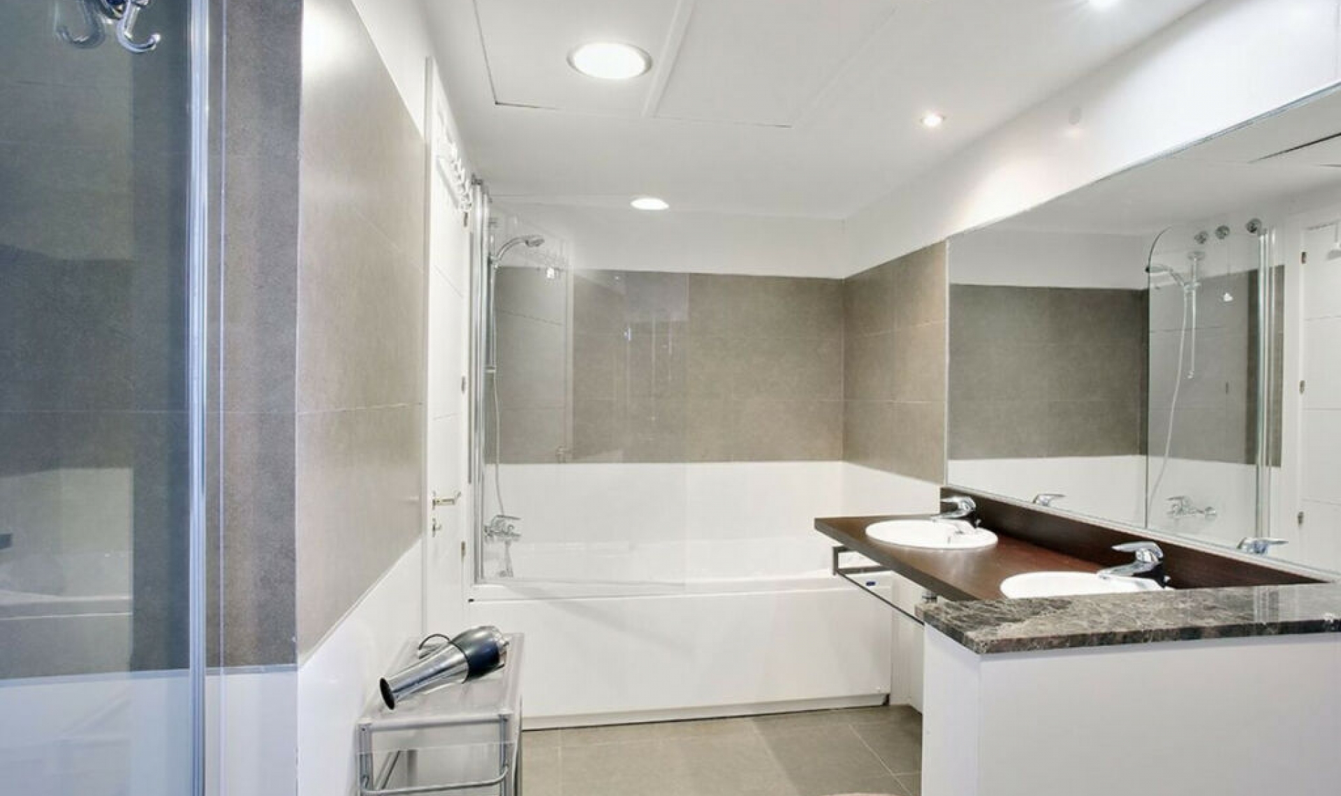 Resale - Apartment -
Benahavís