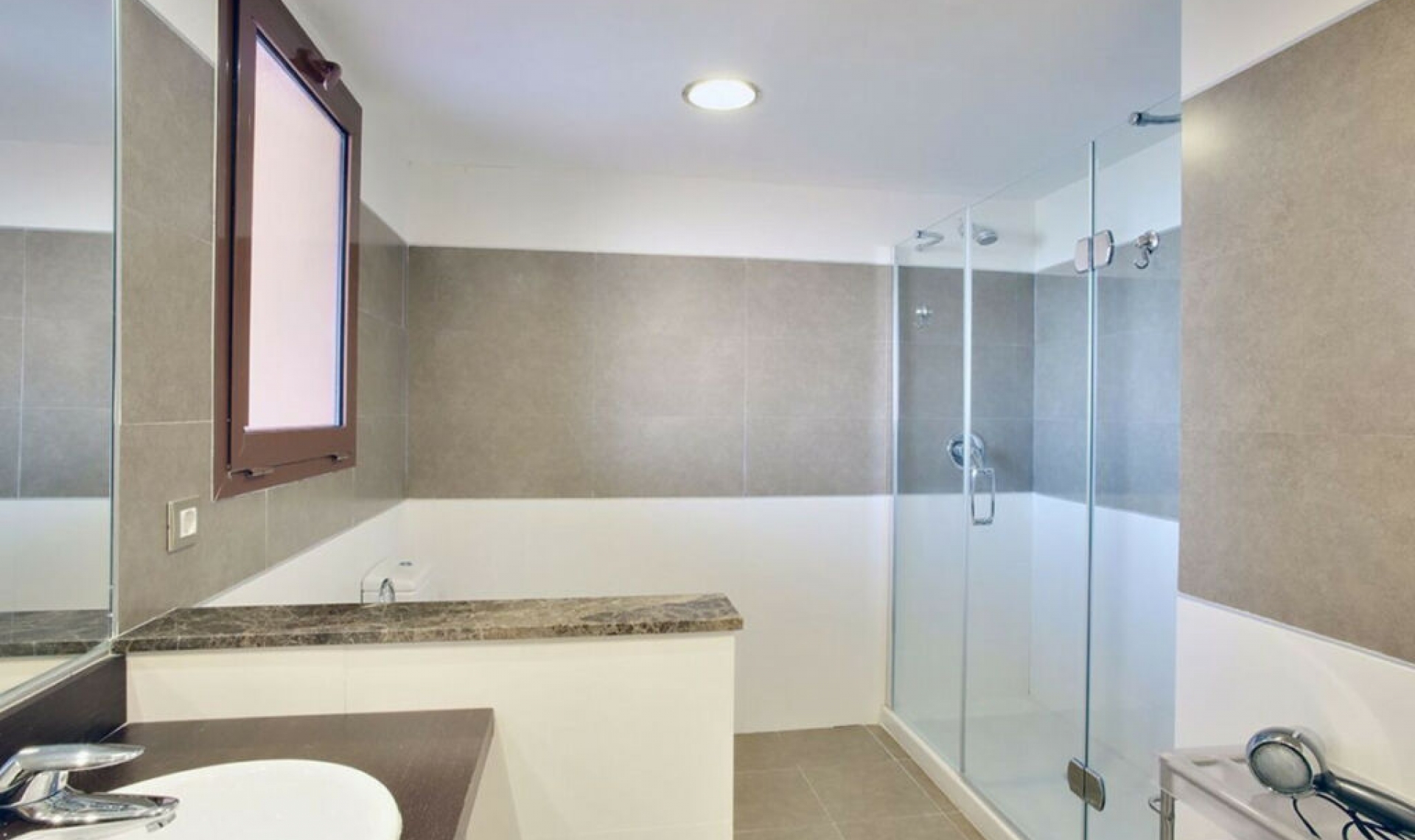 Resale - Apartment -
Benahavís