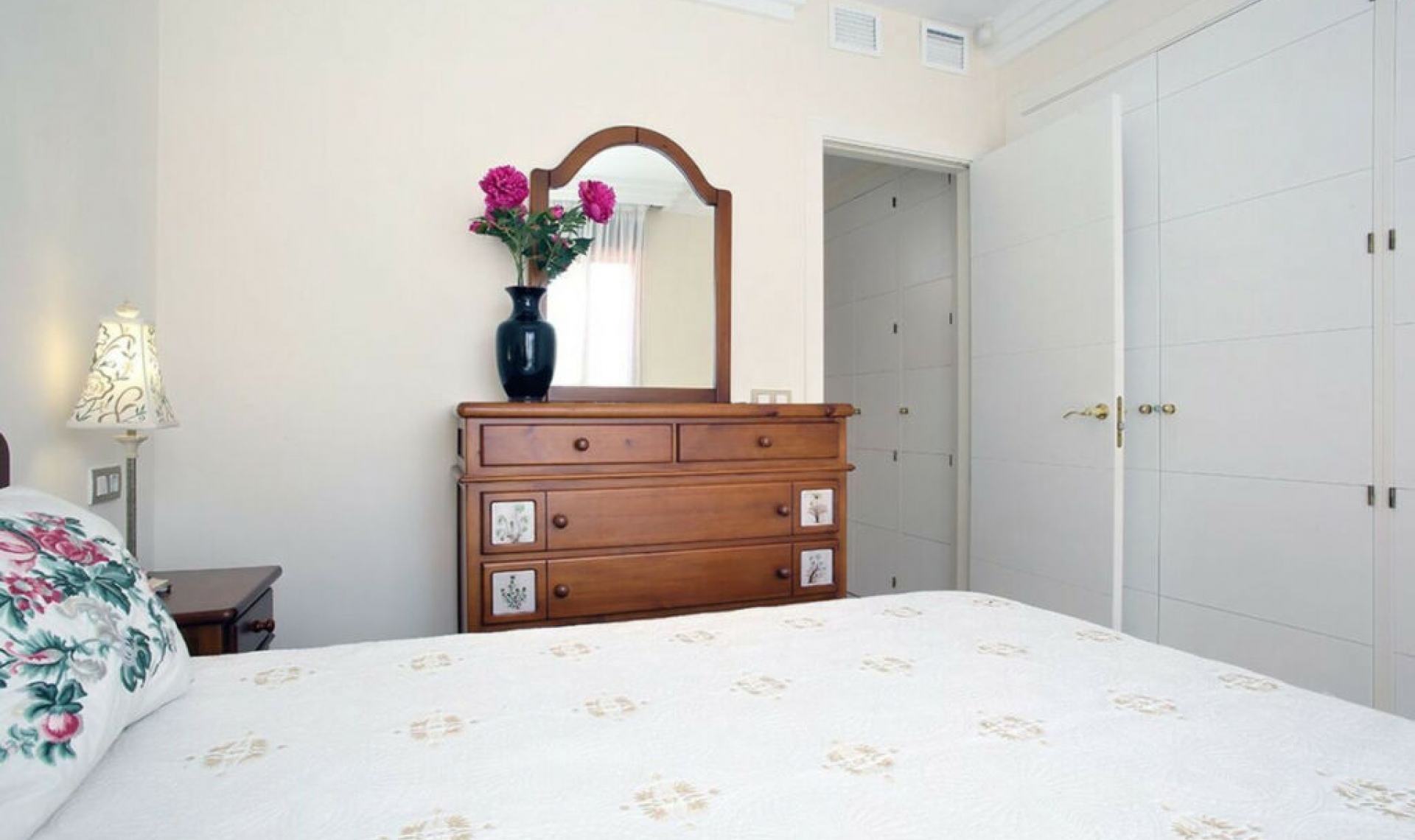 Resale - Apartment -
Benahavís