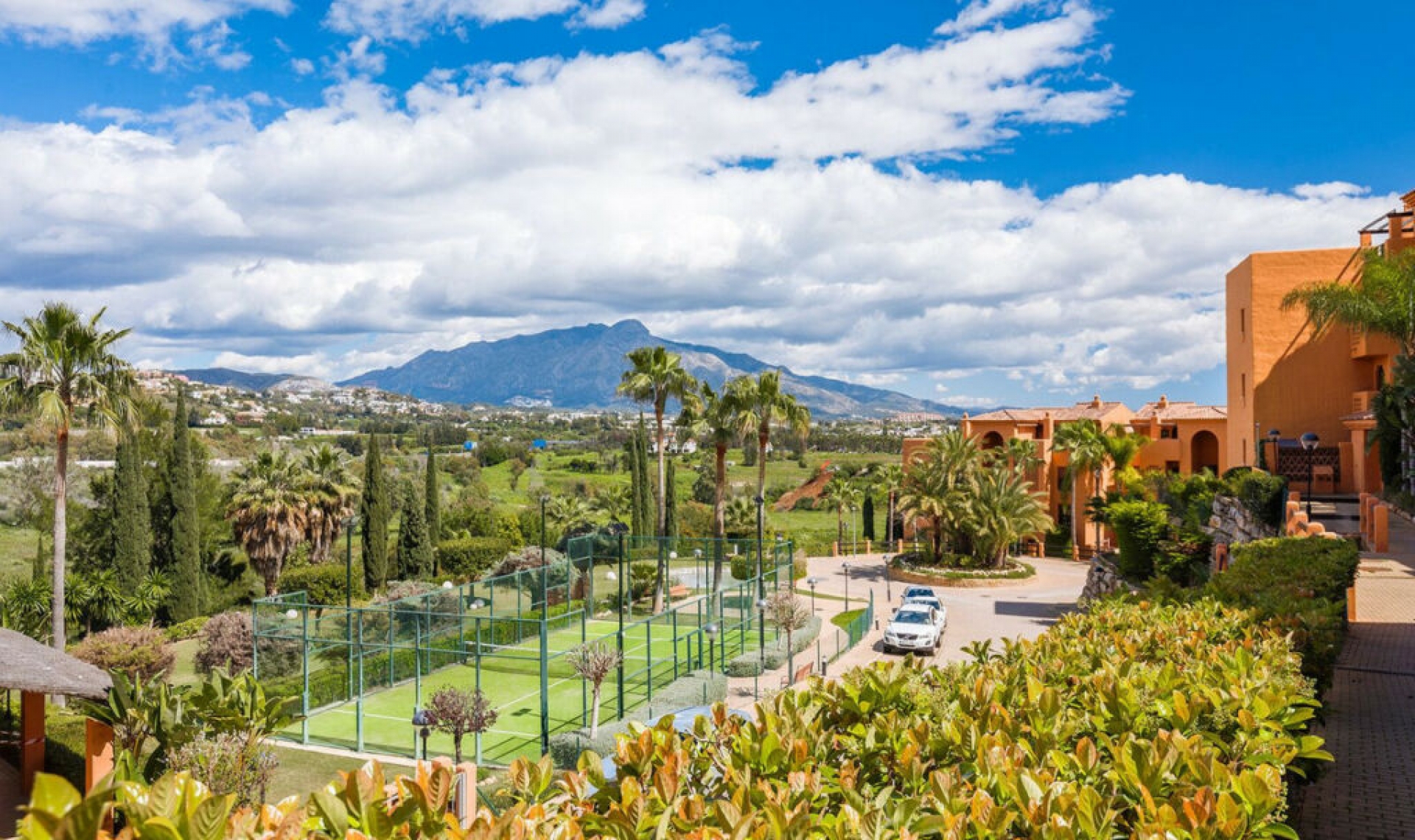 Resale - Apartment -
Benahavís