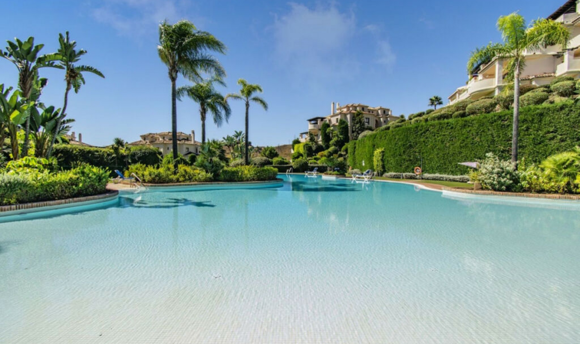 Resale - Apartment -
Benahavís