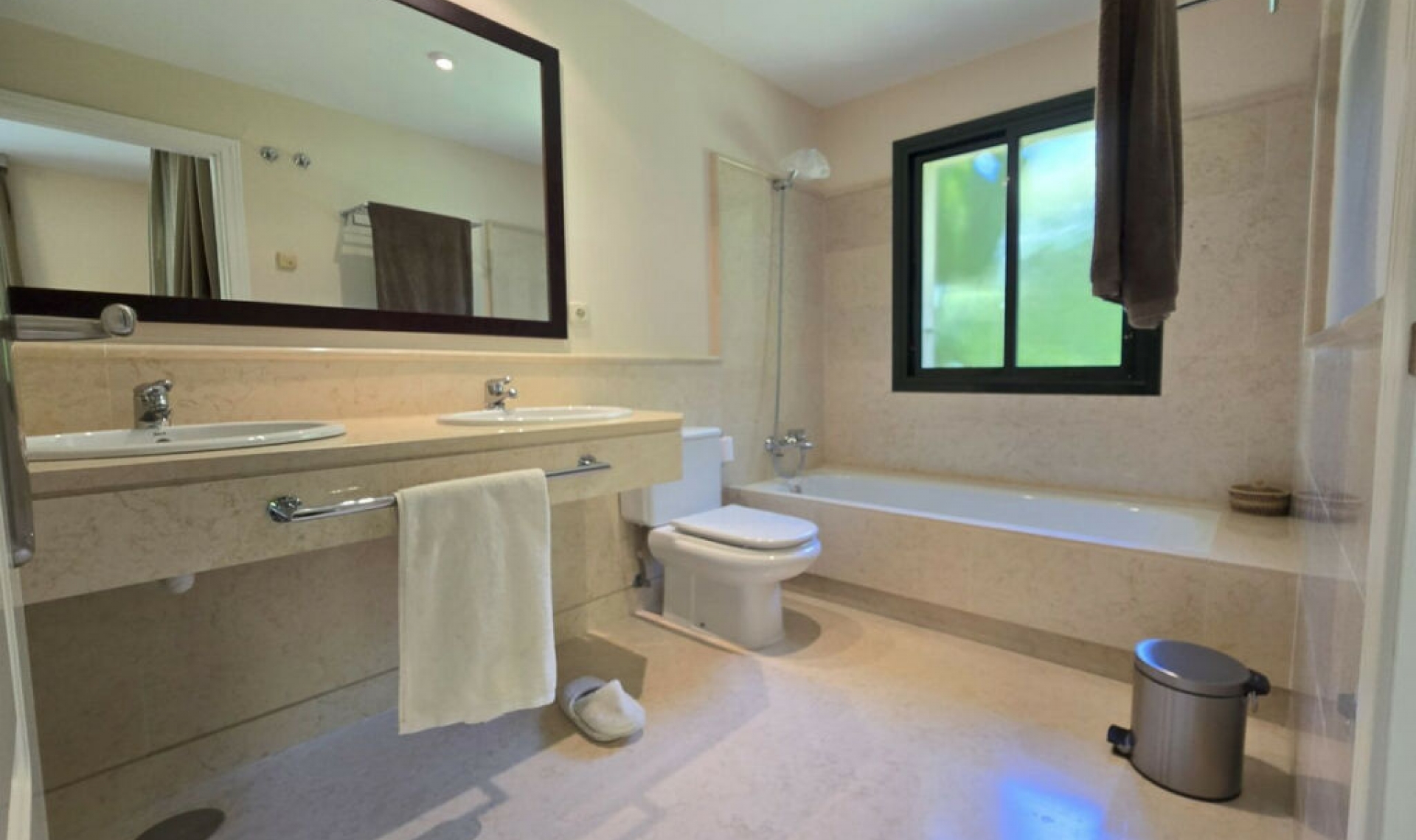 Resale - Apartment -
Benahavís