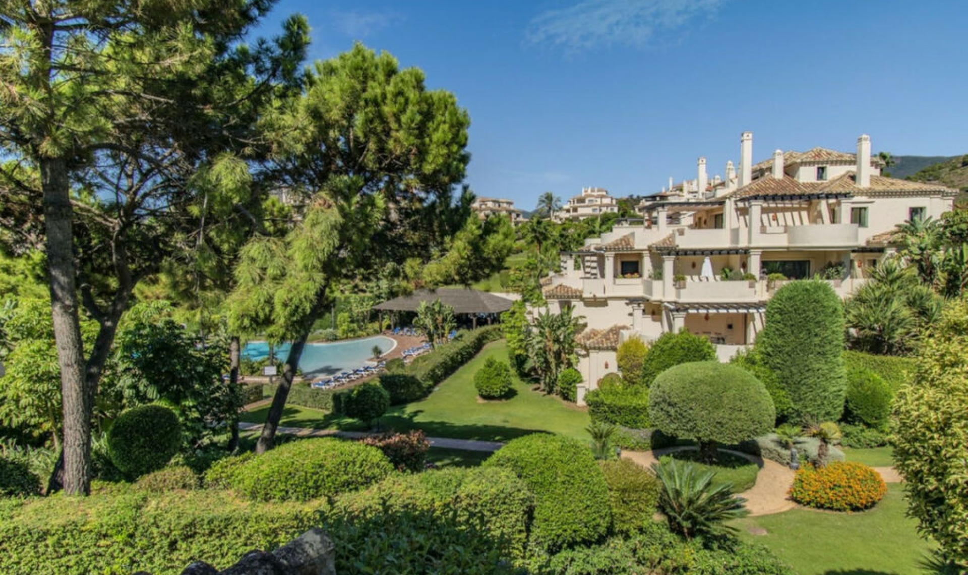 Resale - Apartment -
Benahavís
