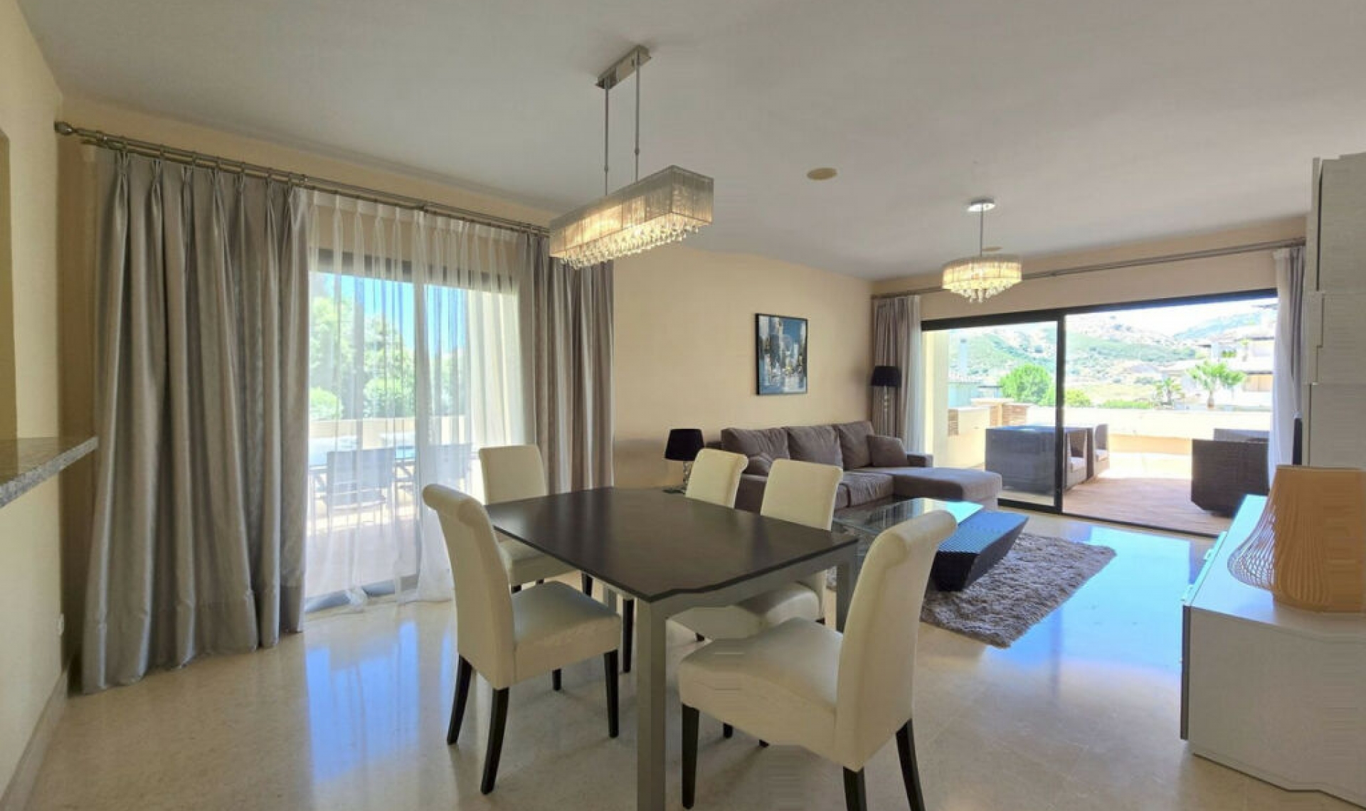 Resale - Apartment -
Benahavís