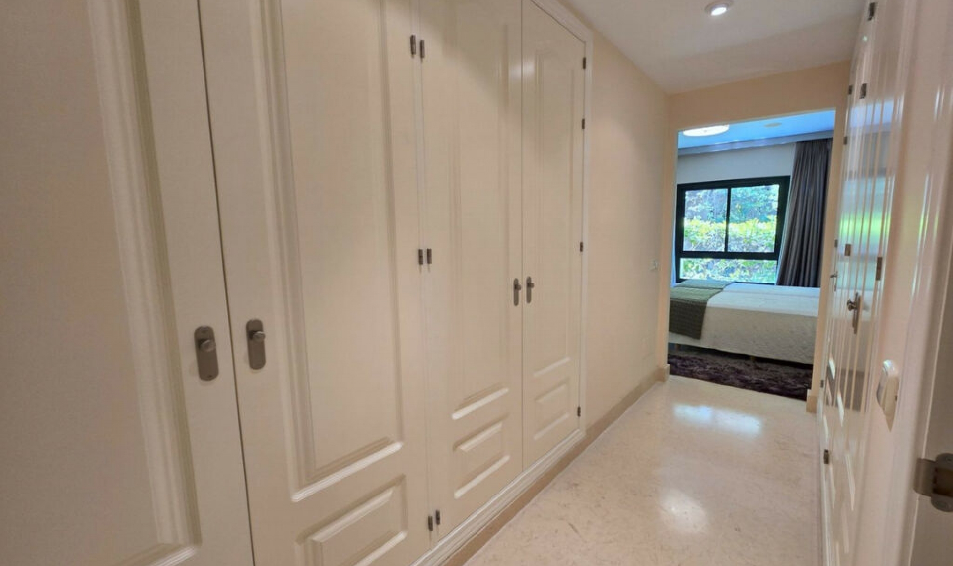 Resale - Apartment -
Benahavís