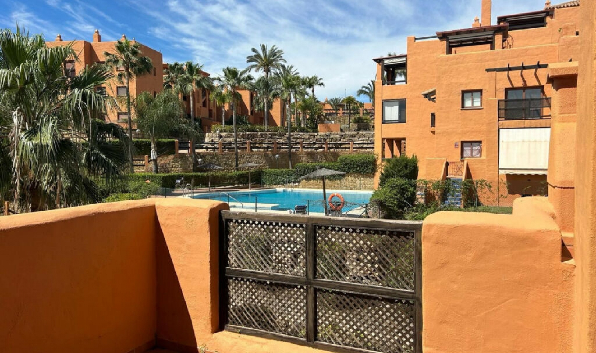 Resale - Apartment -
Benahavís