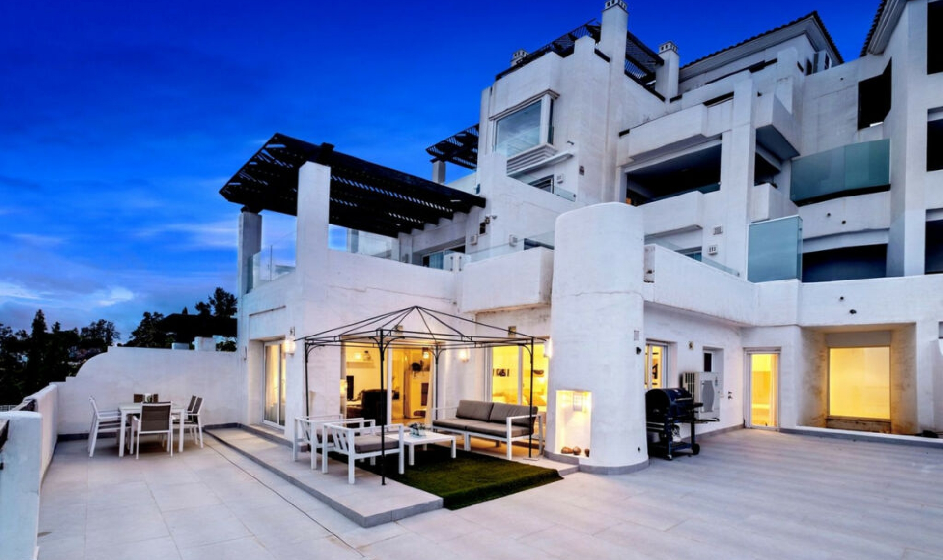 Resale - Apartment -
Benahavís