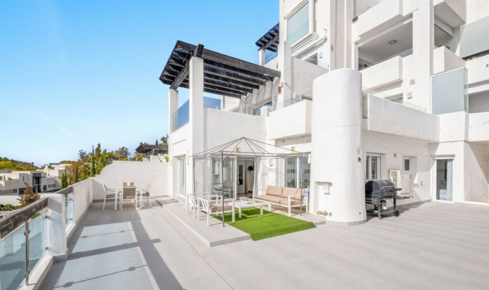 Resale - Apartment -
Benahavís