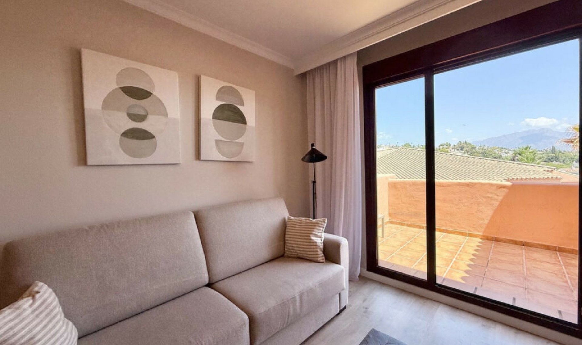 Resale - Apartment -
Benahavís