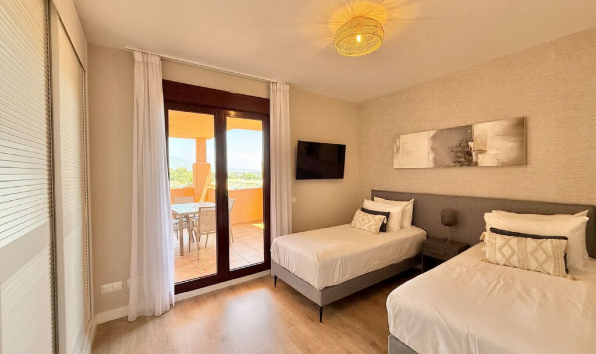 Resale - Apartment -
Benahavís