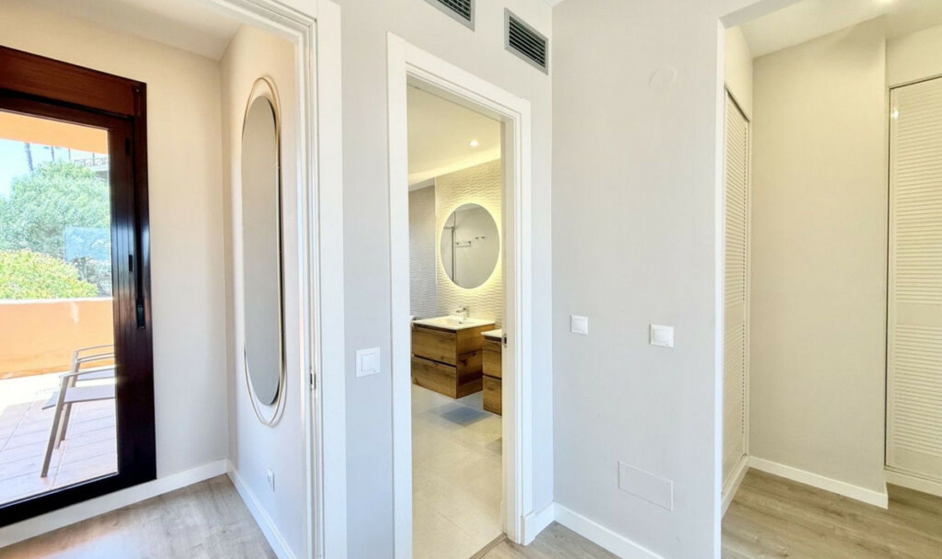 Resale - Apartment -
Benahavís