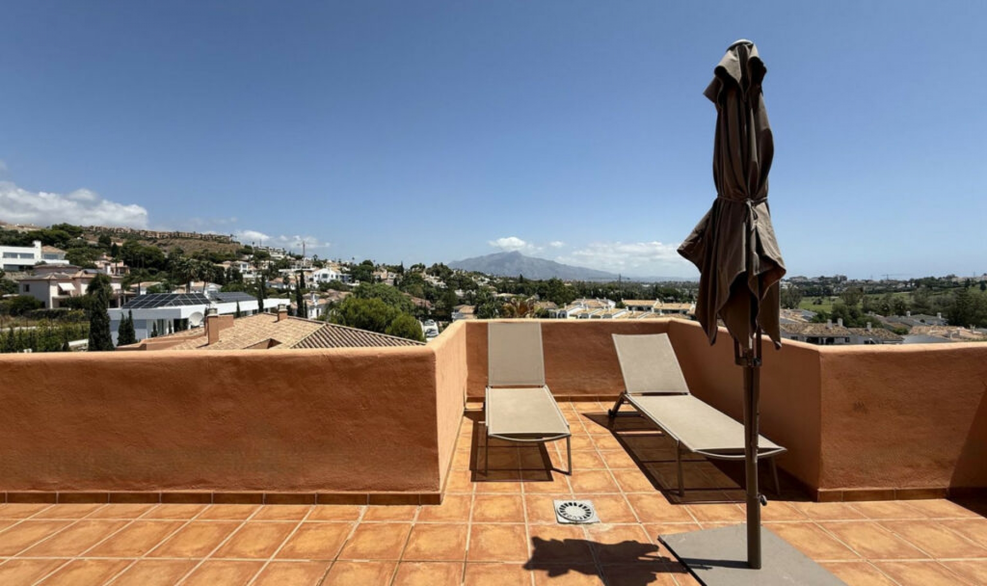 Resale - Apartment -
Benahavís