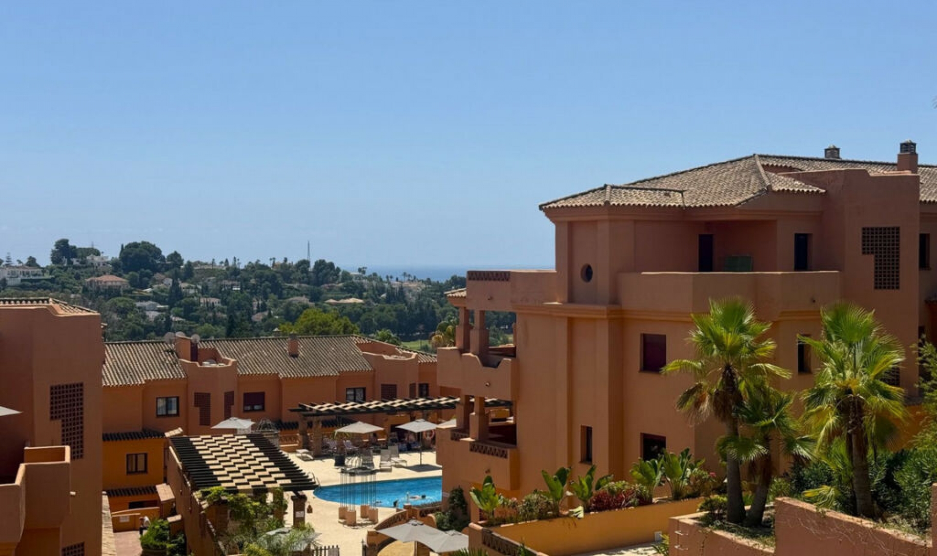 Resale - Apartment -
Benahavís