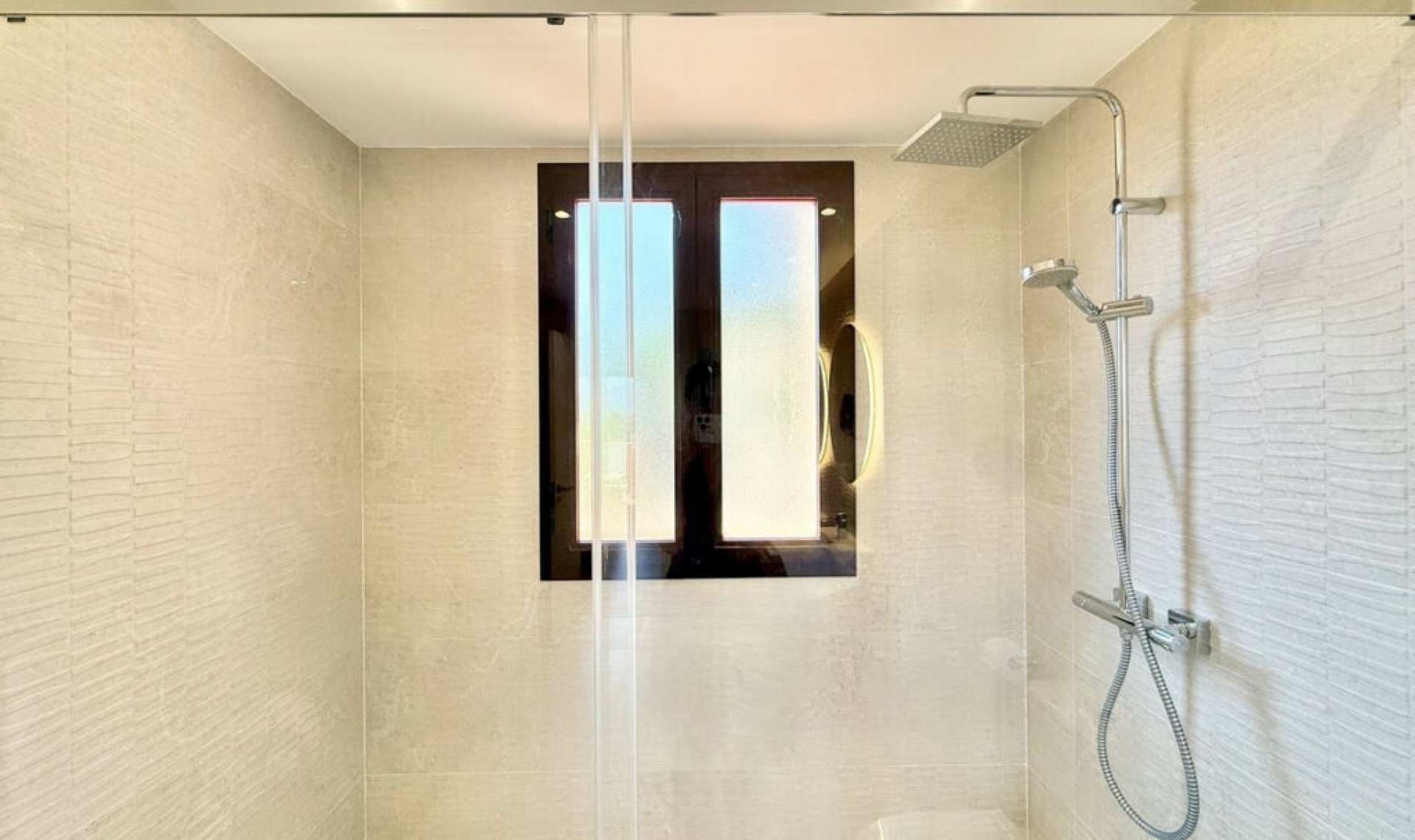 Resale - Apartment -
Benahavís