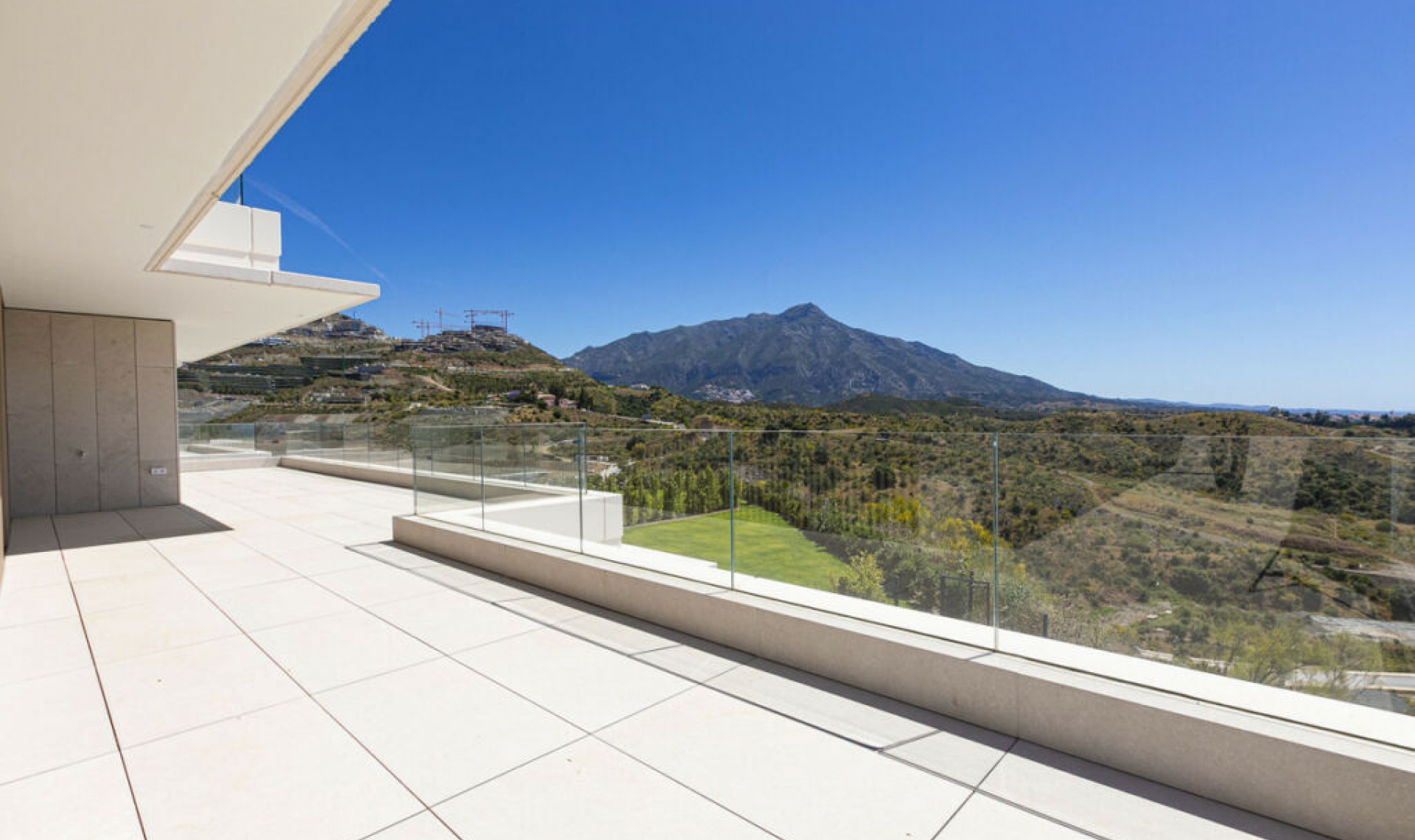 Resale - Apartment -
Benahavís