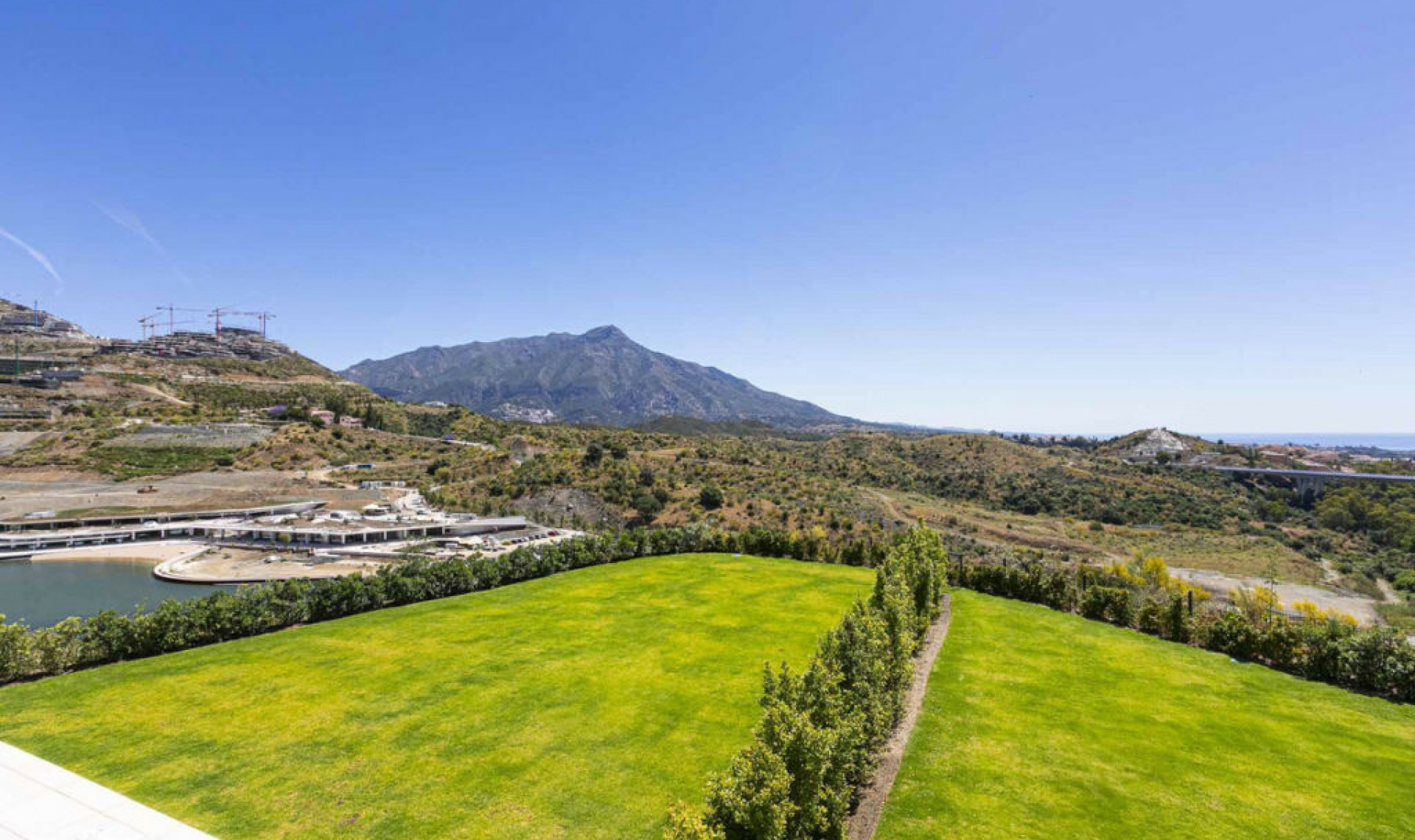 Resale - Apartment -
Benahavís