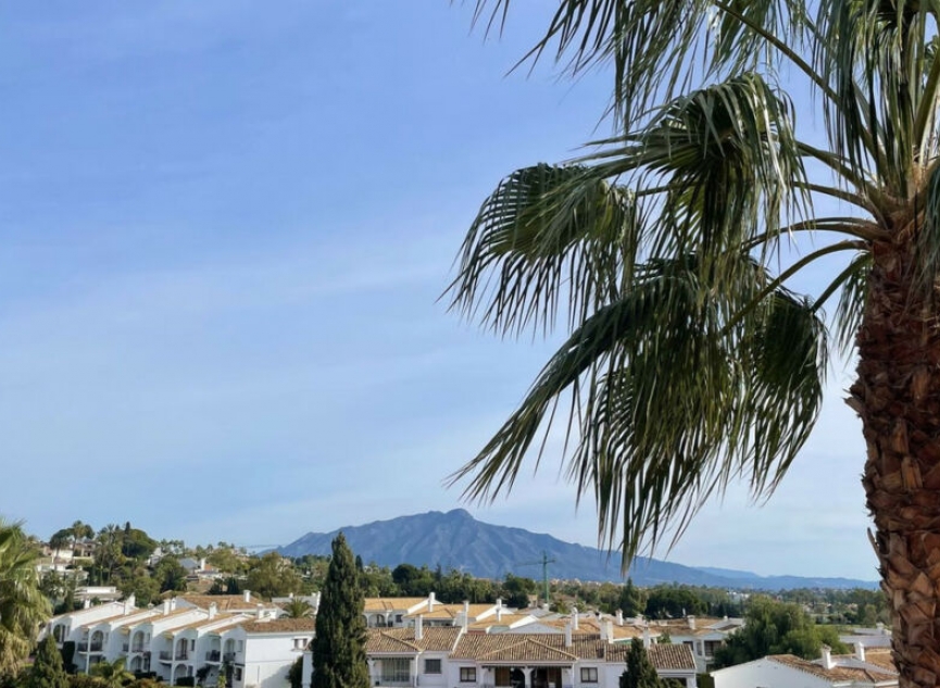 Resale - Apartment -
Benahavís