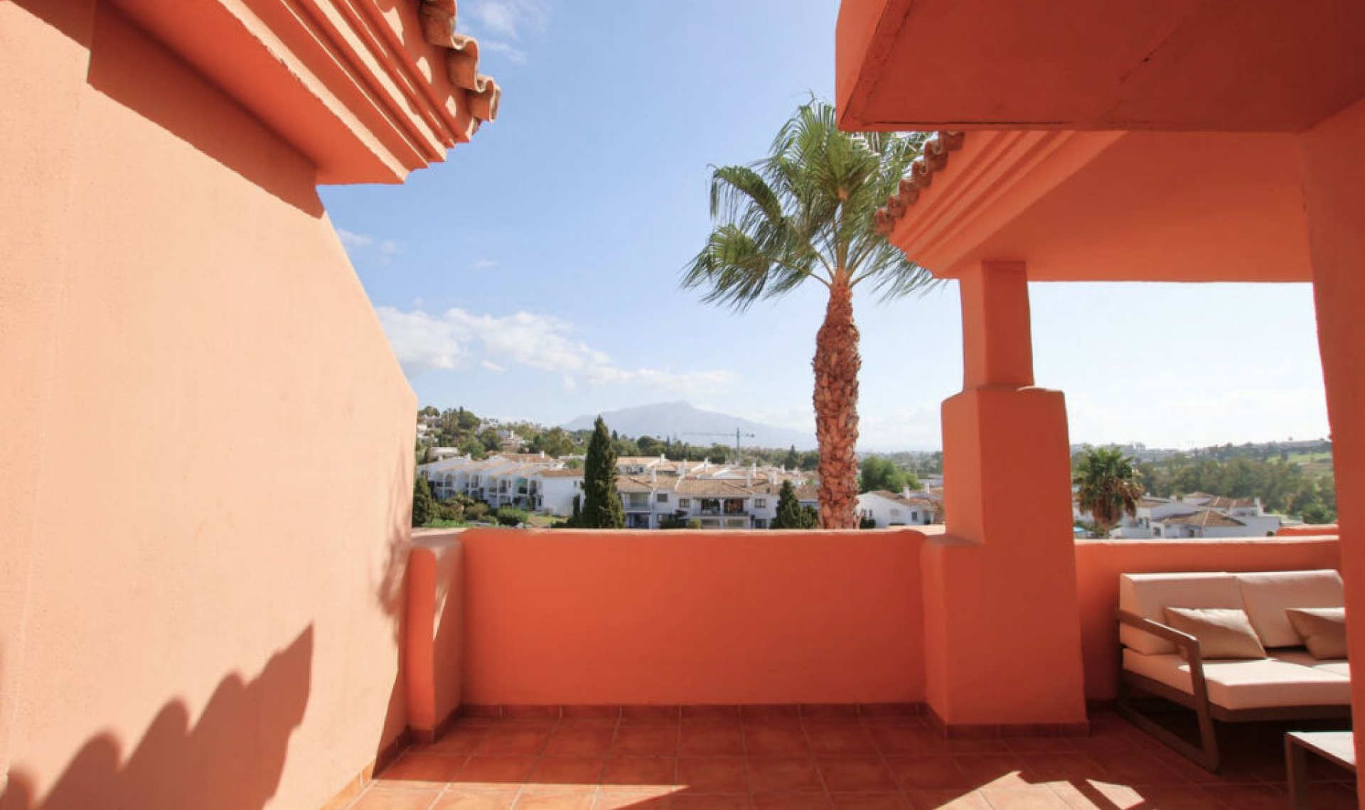 Resale - Apartment -
Benahavís