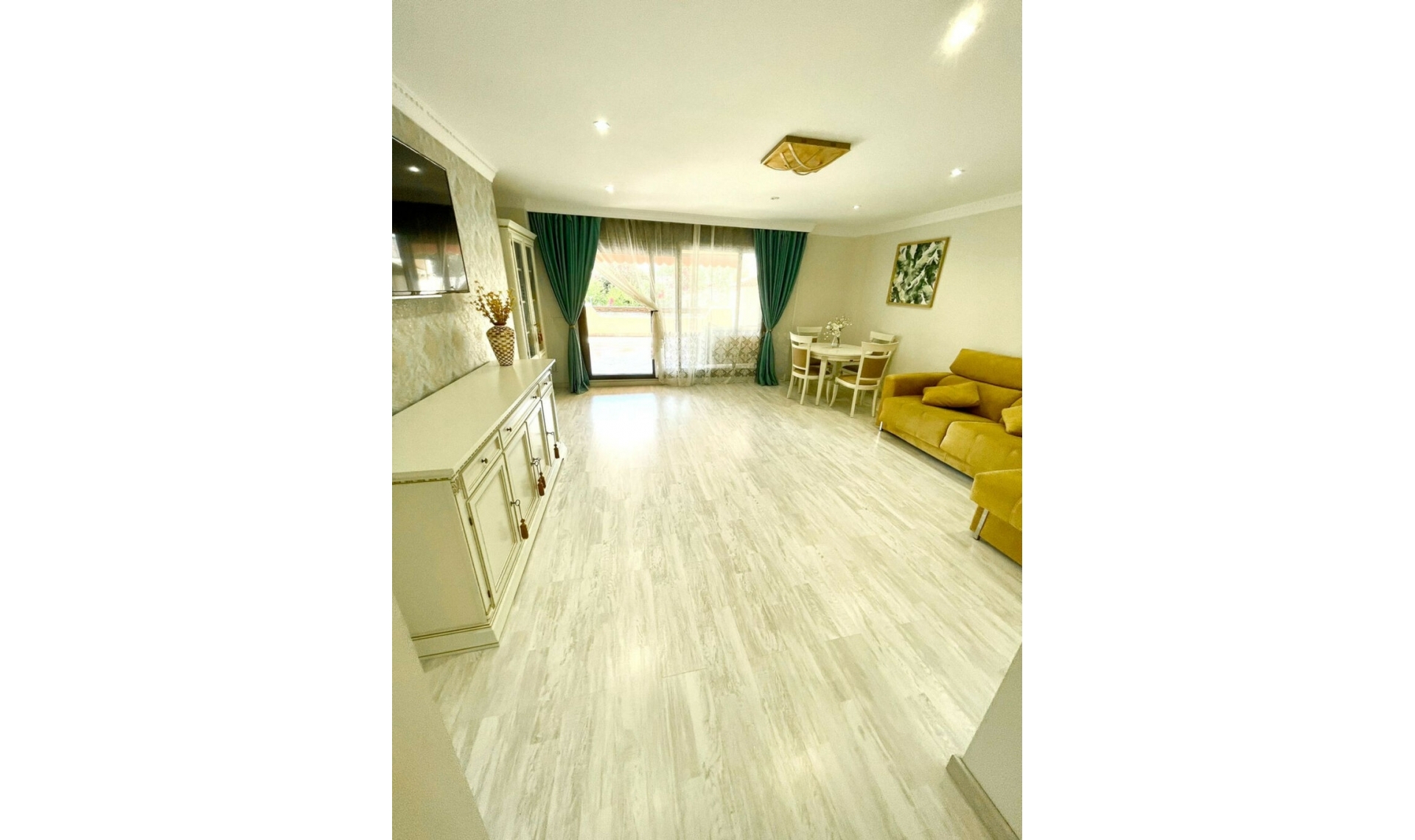 Resale - Apartment -
Benahavís