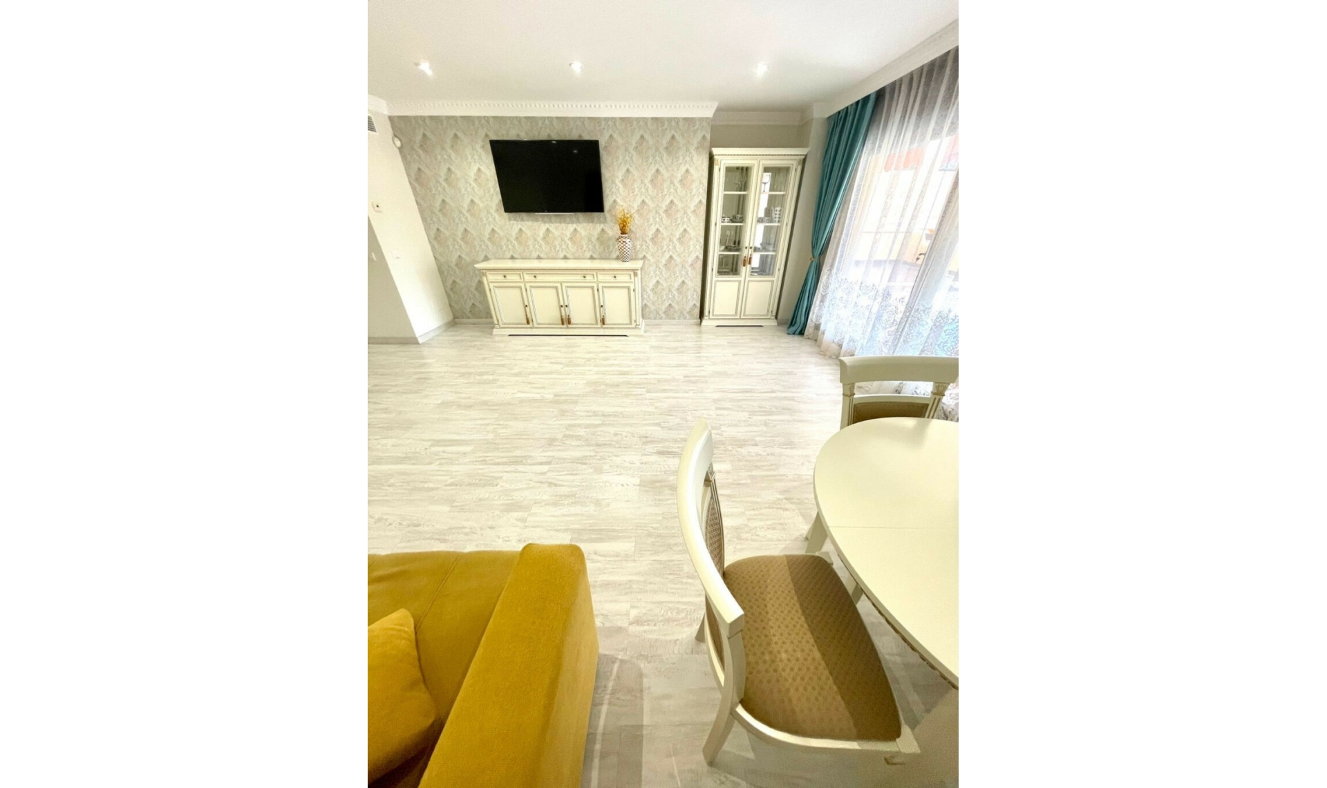 Resale - Apartment -
Benahavís