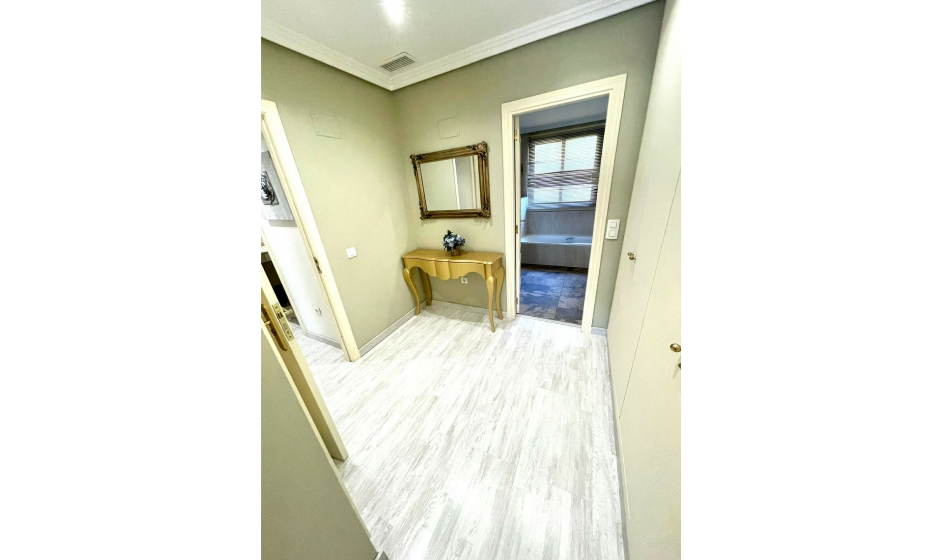 Resale - Apartment -
Benahavís