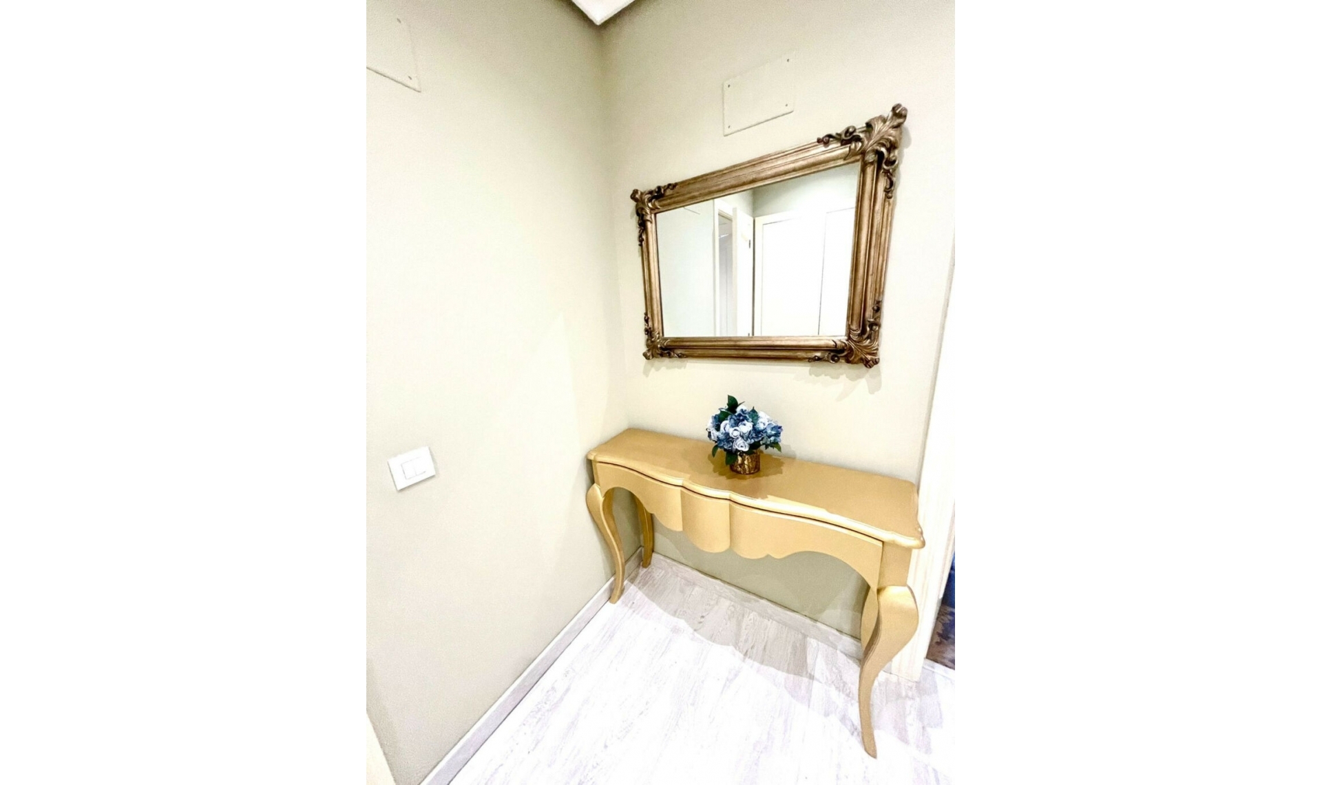 Resale - Apartment -
Benahavís