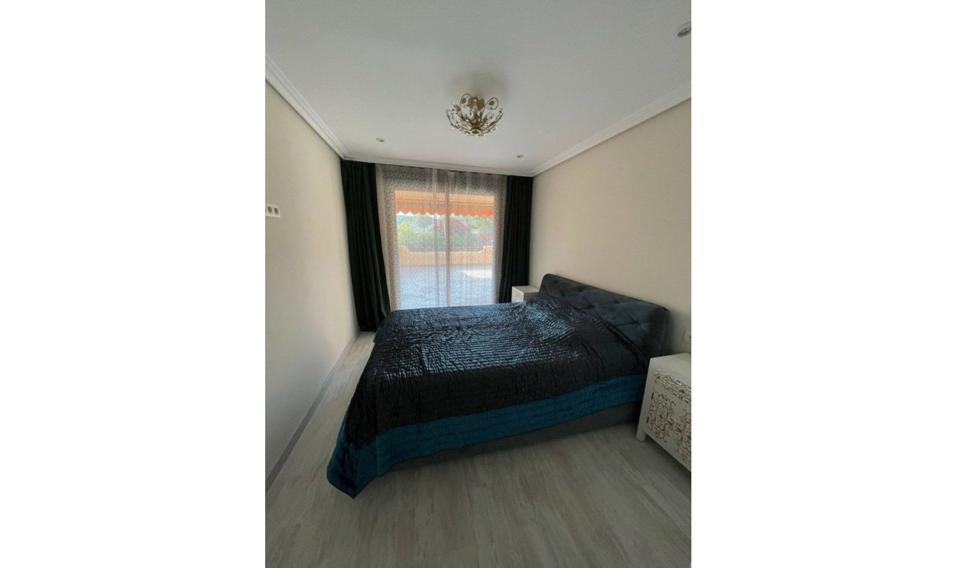 Resale - Apartment -
Benahavís