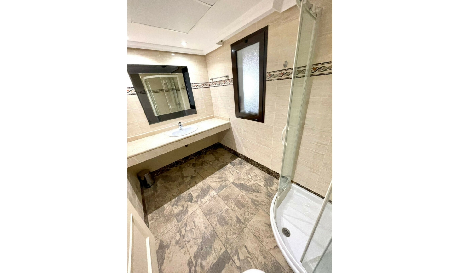 Resale - Apartment -
Benahavís