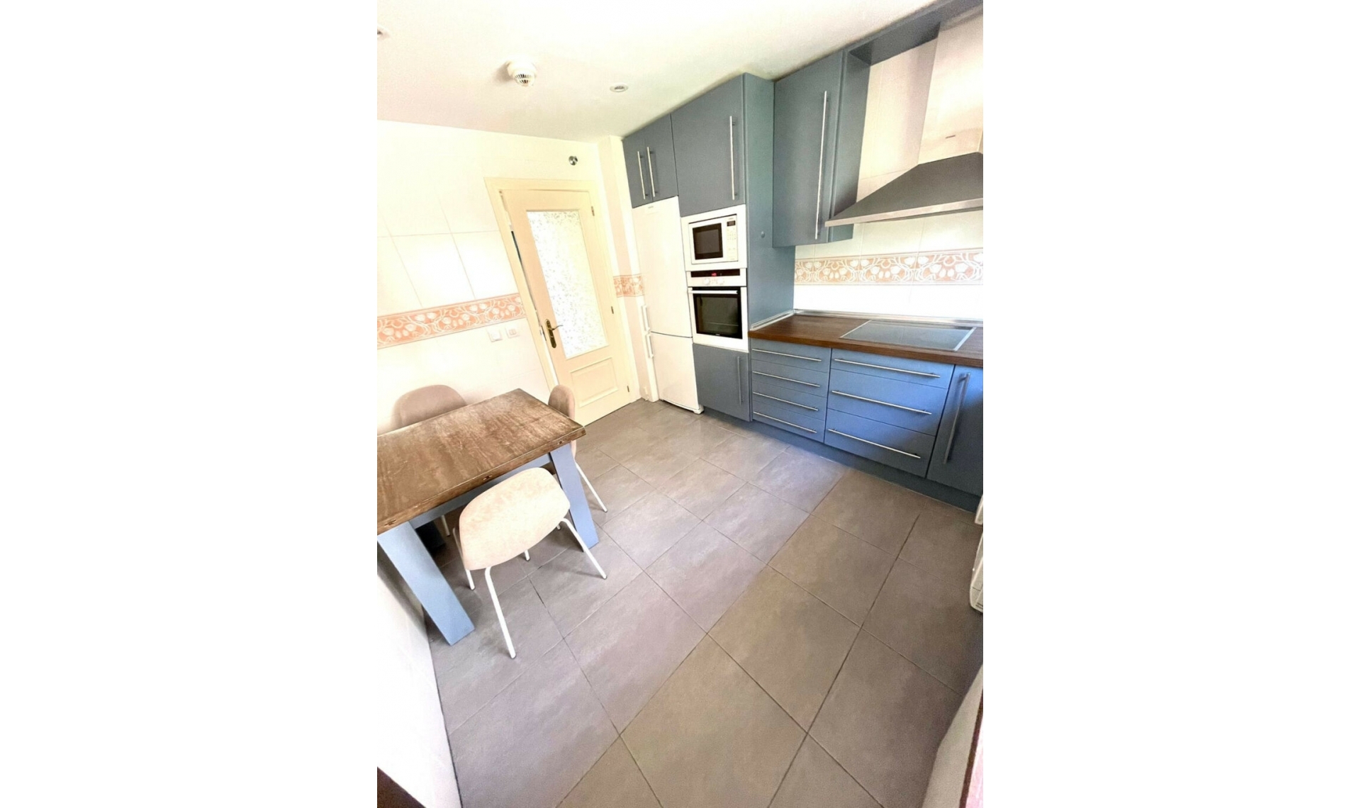 Resale - Apartment -
Benahavís