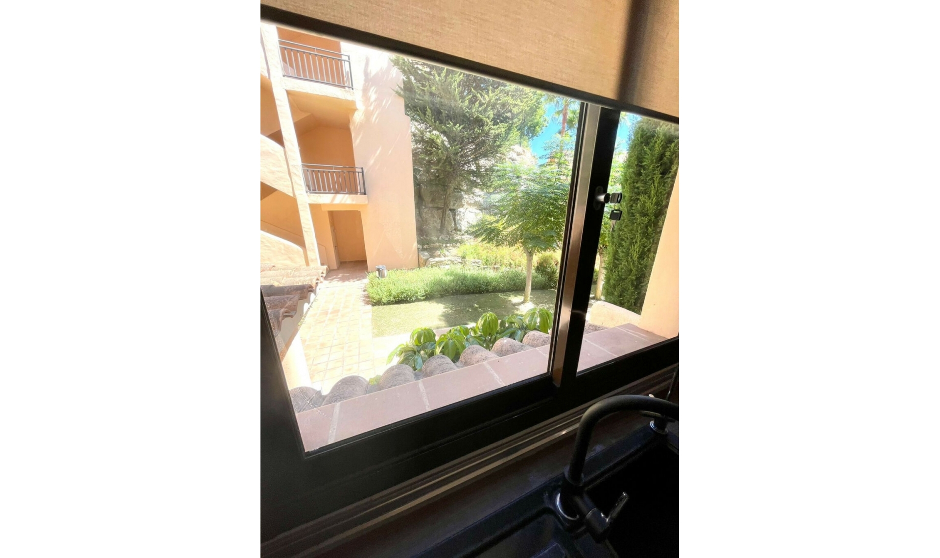 Resale - Apartment -
Benahavís