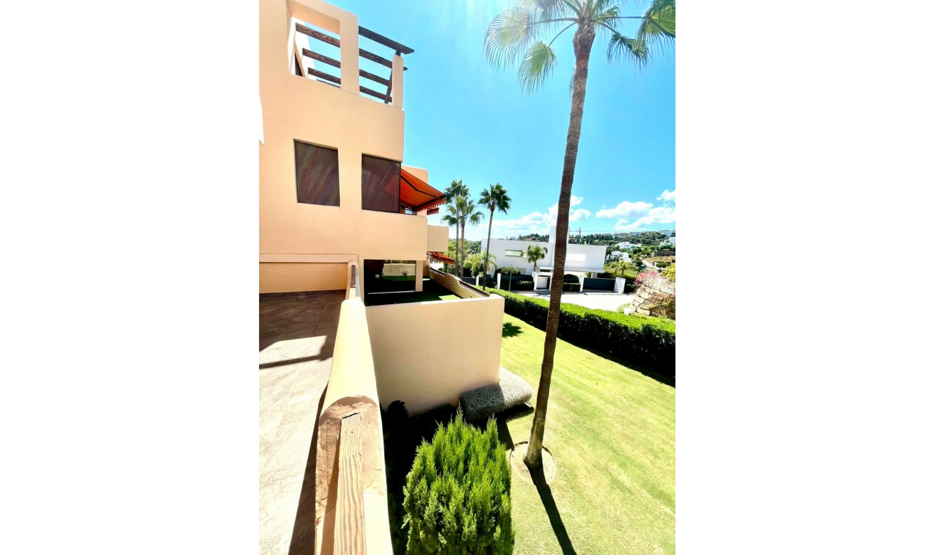 Resale - Apartment -
Benahavís