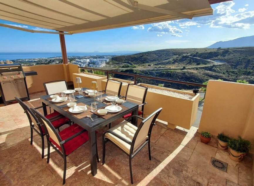 Resale - Apartment -
Benahavís