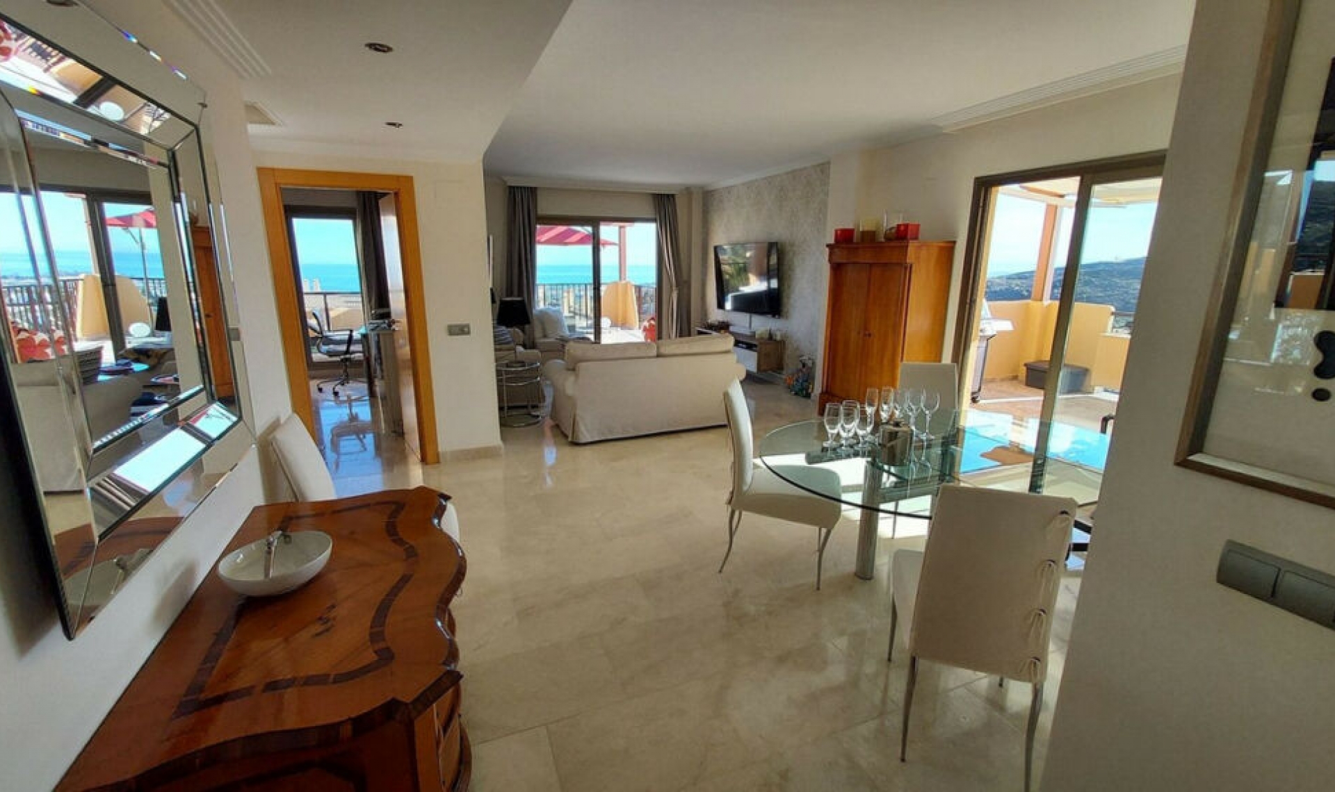 Resale - Apartment -
Benahavís