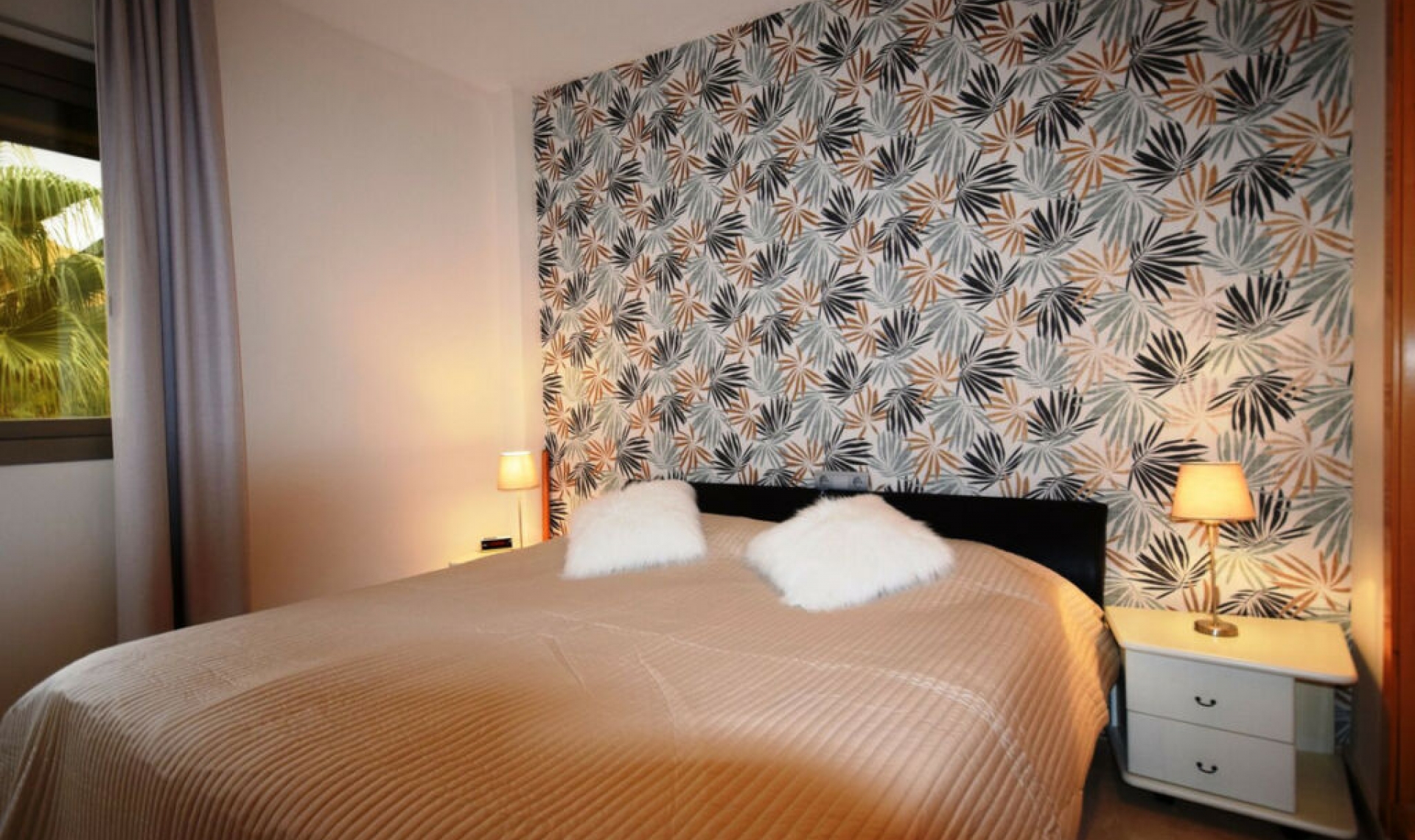 Resale - Apartment -
Benahavís