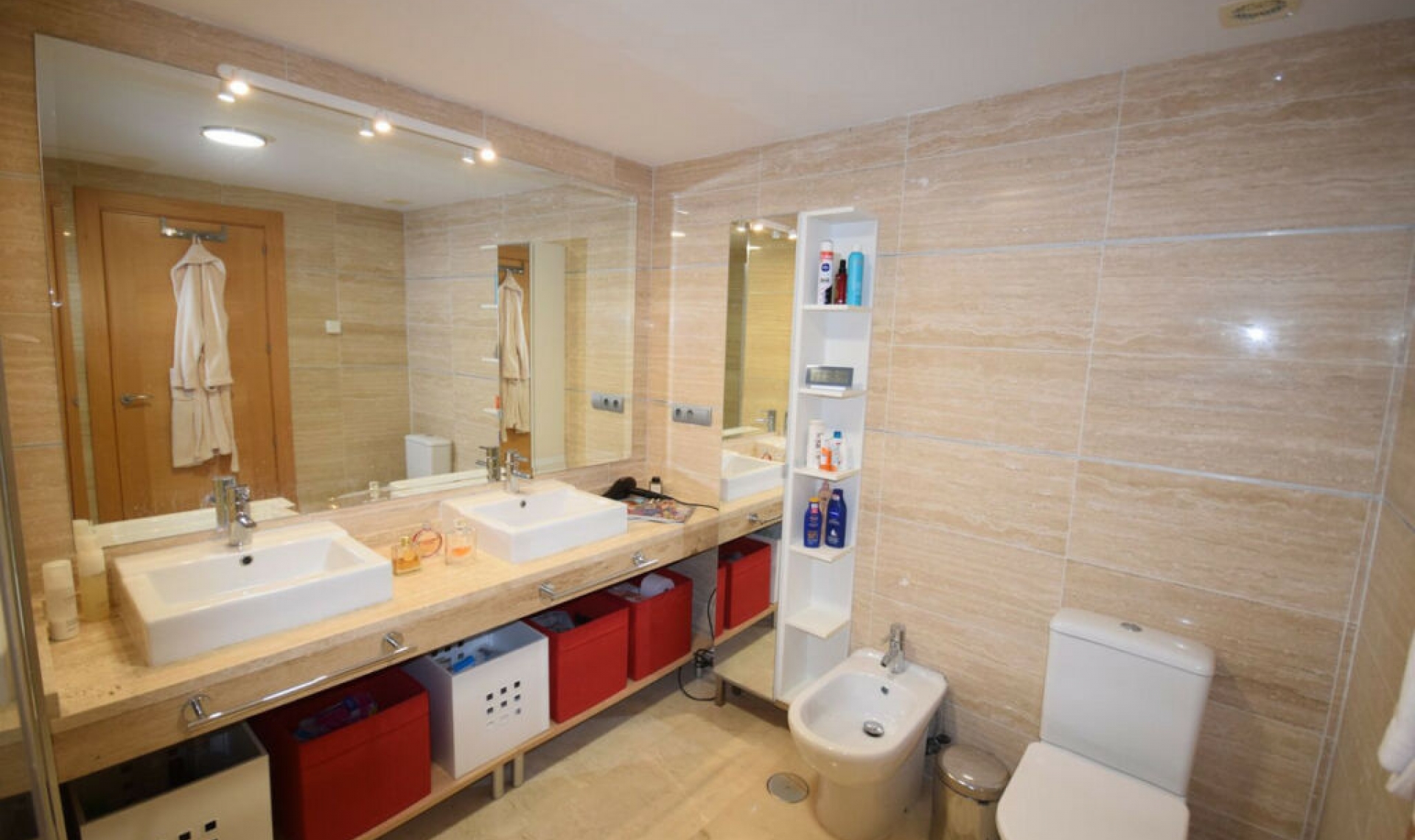 Resale - Apartment -
Benahavís