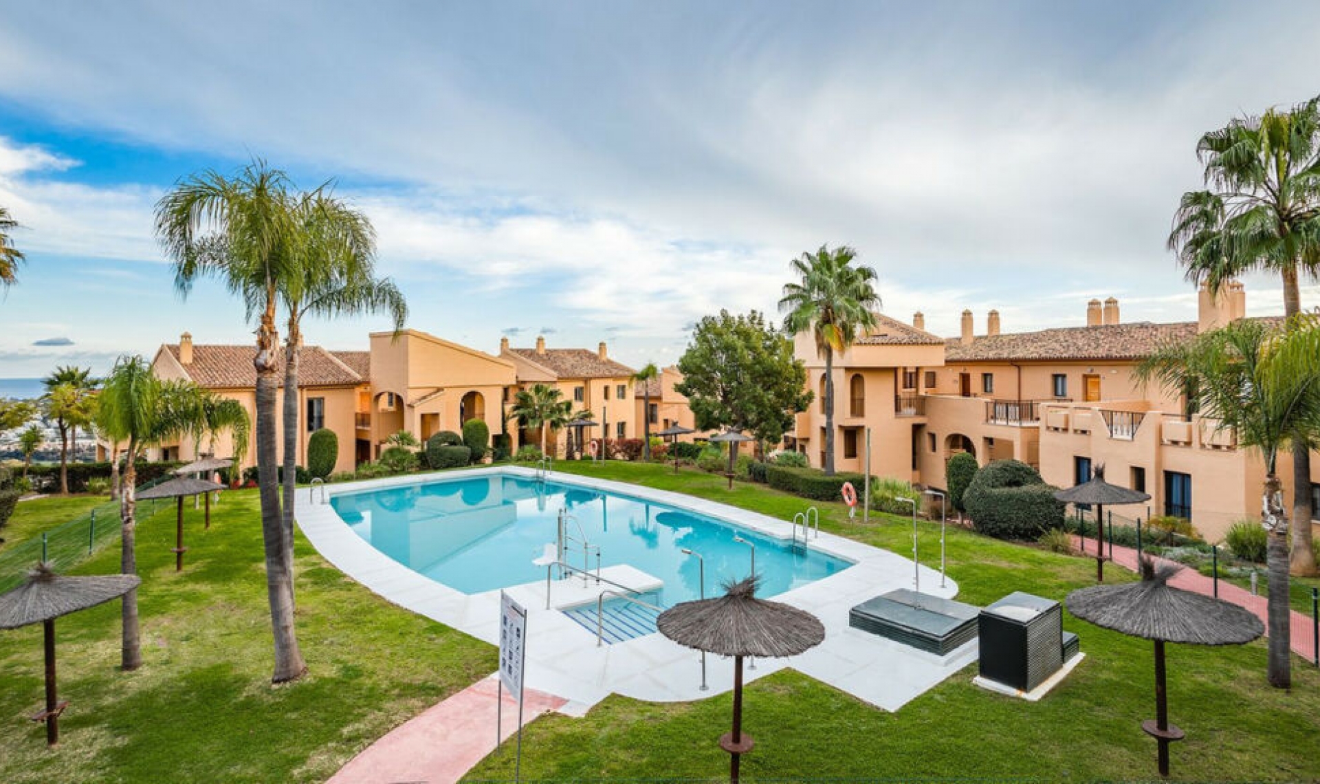 Resale - Apartment -
Benahavís