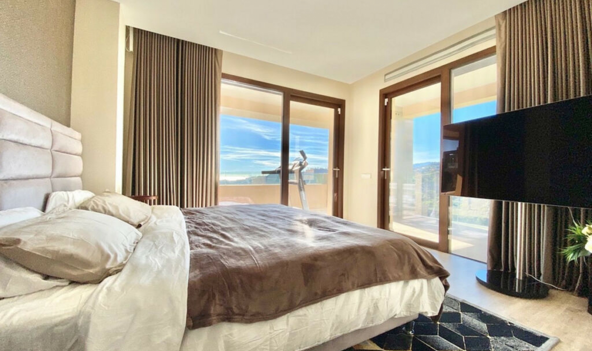 Resale - Apartment -
Benahavís