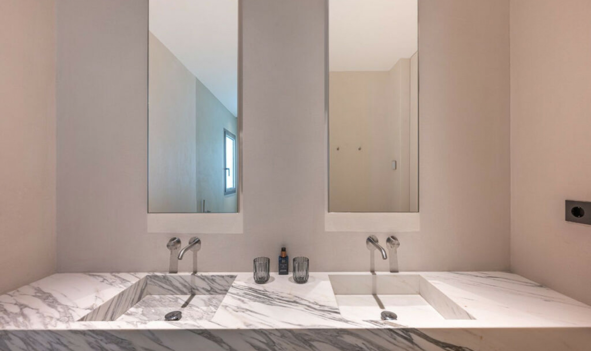 Resale - Apartment -
Benahavís