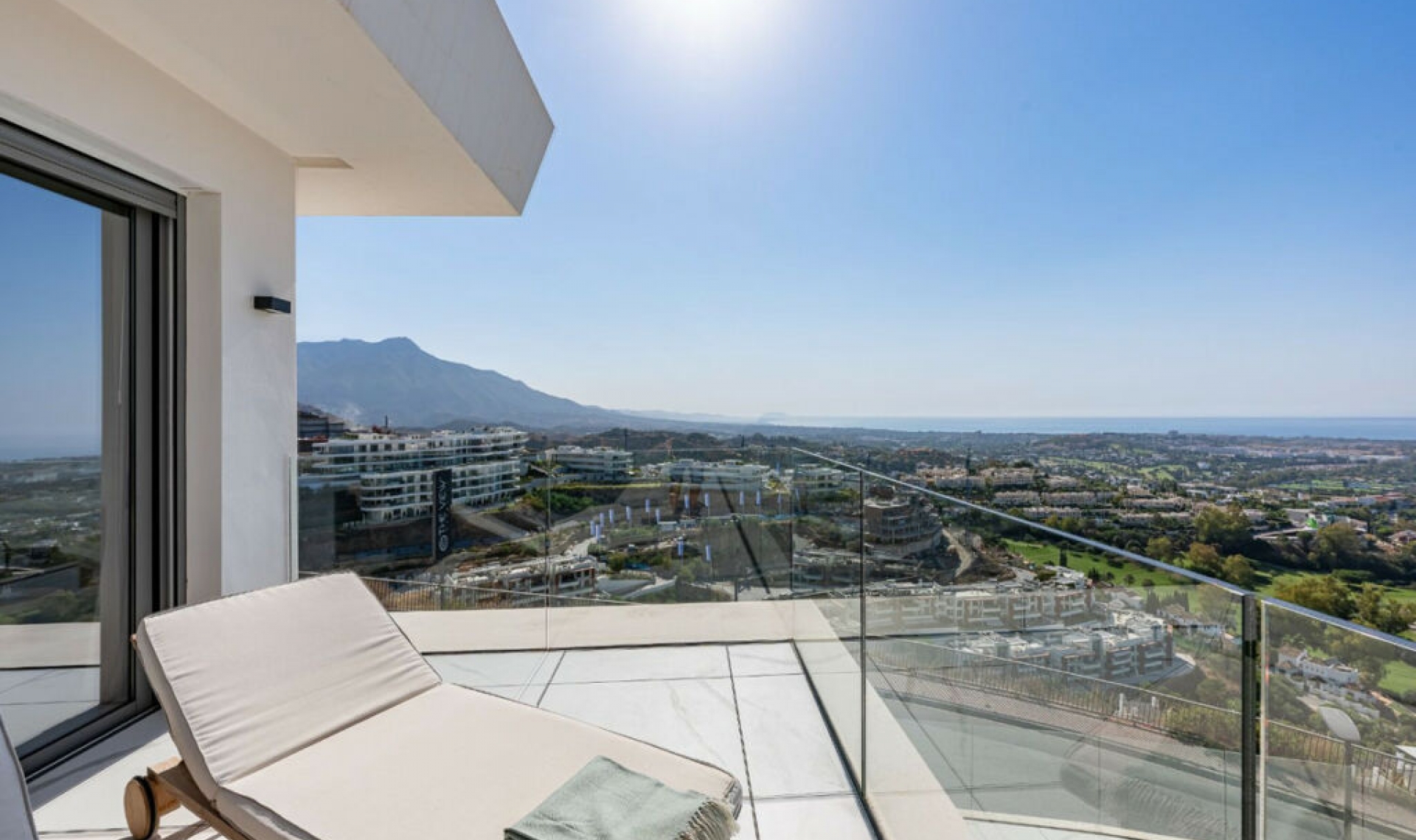 Resale - Apartment -
Benahavís