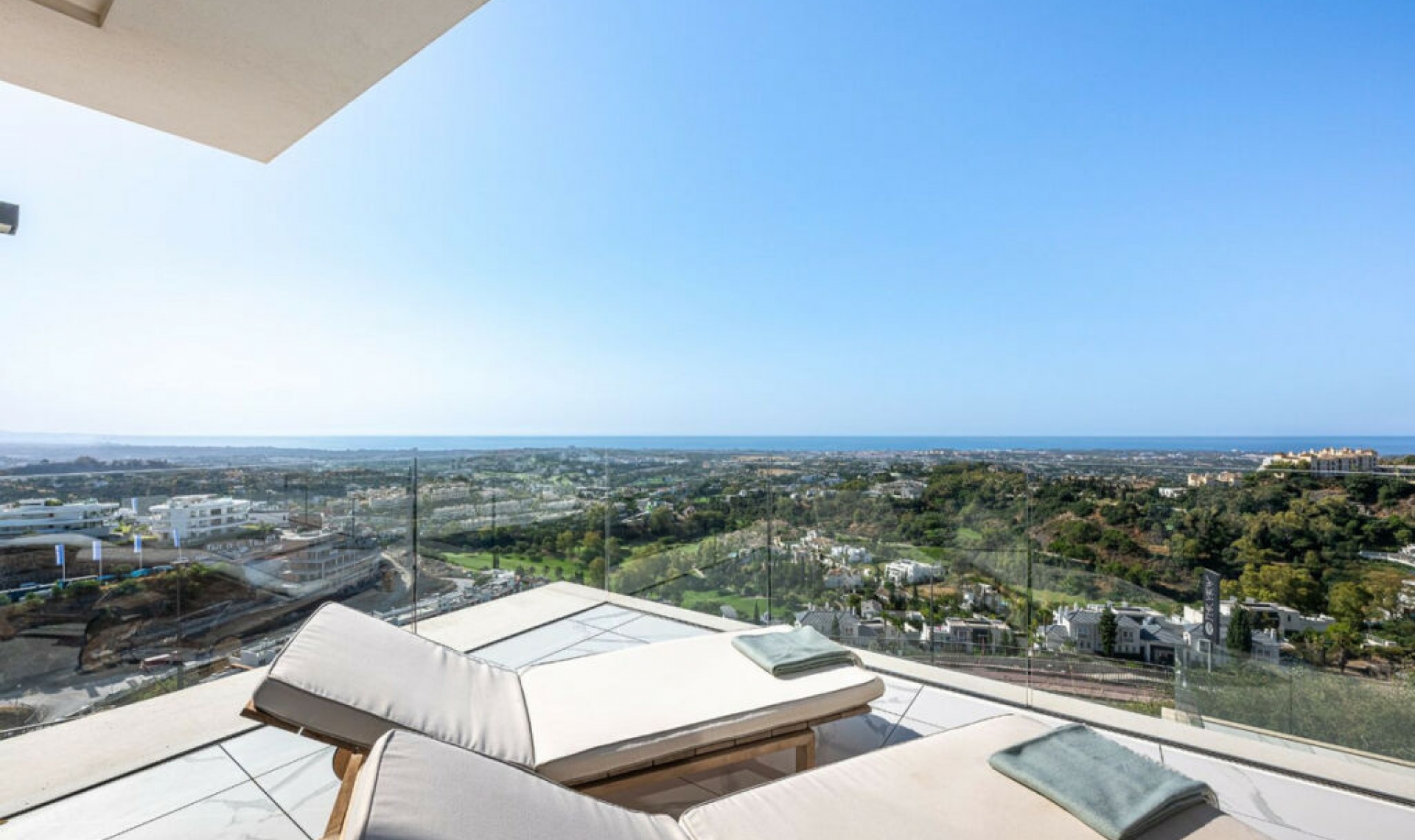 Resale - Apartment -
Benahavís