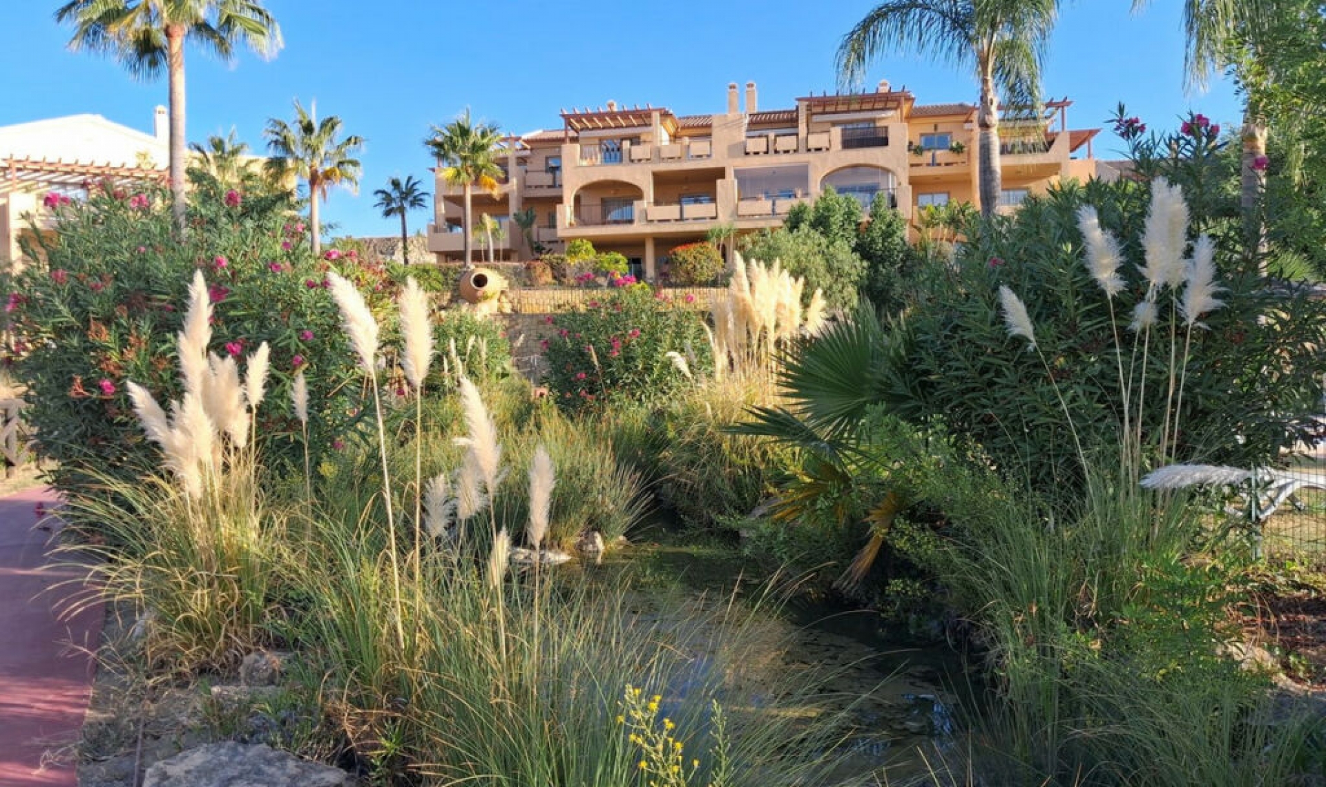 Resale - Apartment -
Benahavís