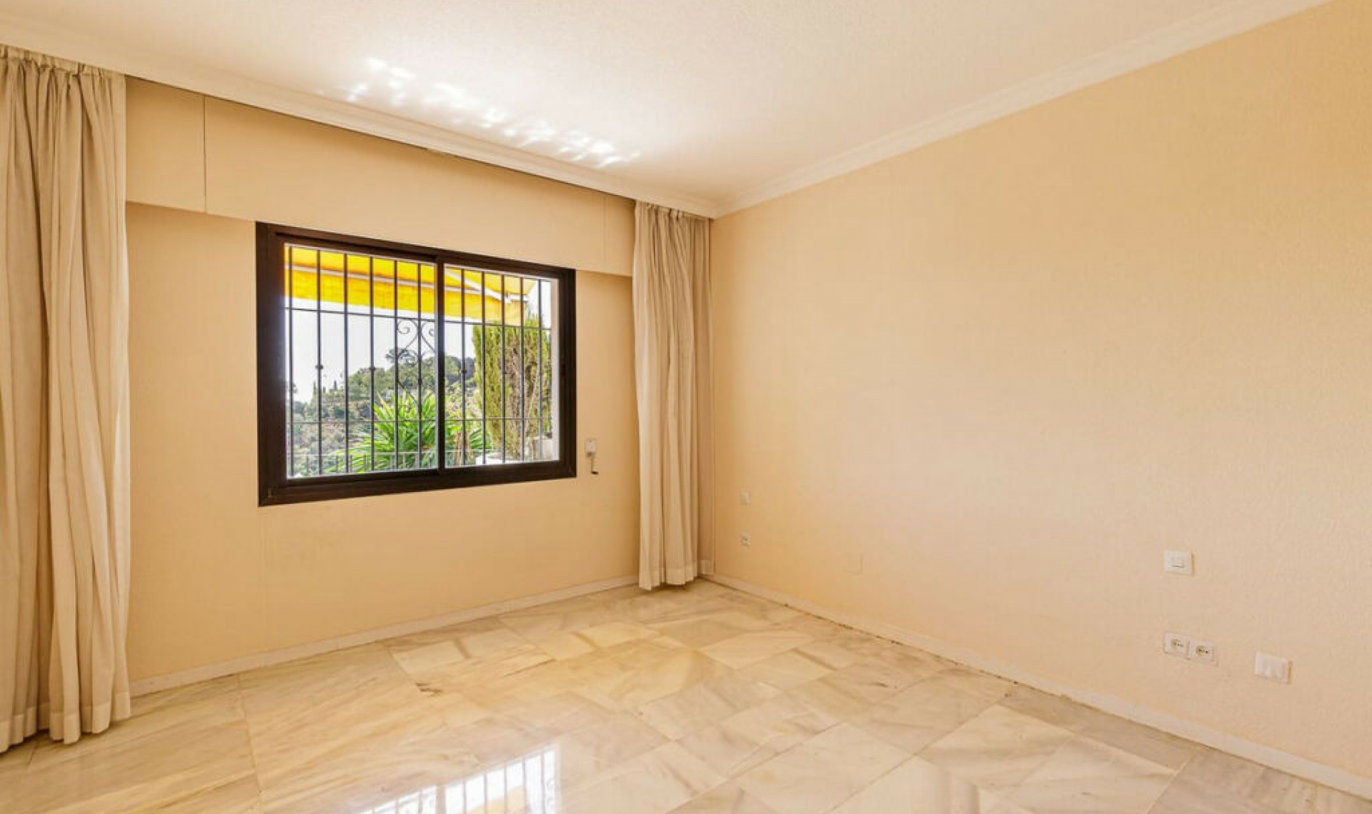 Resale - Apartment -
Benahavís