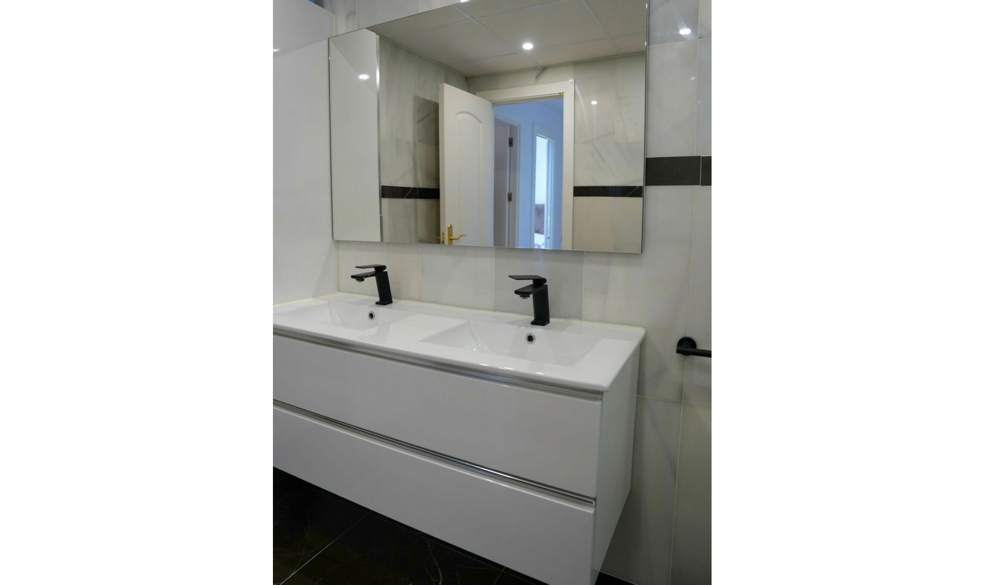 Resale - Apartment -
Benalmadena Costa